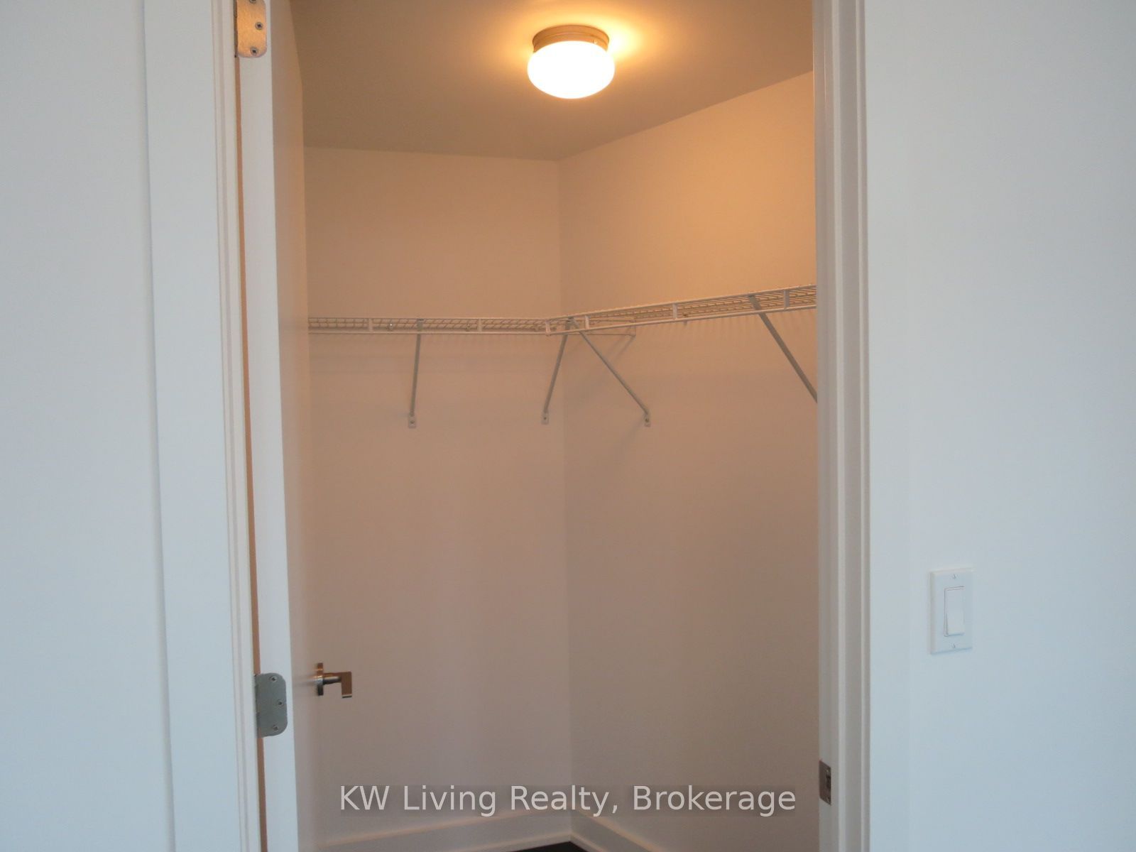 50 Bruyeres Mews 1105 Property Photo 15
