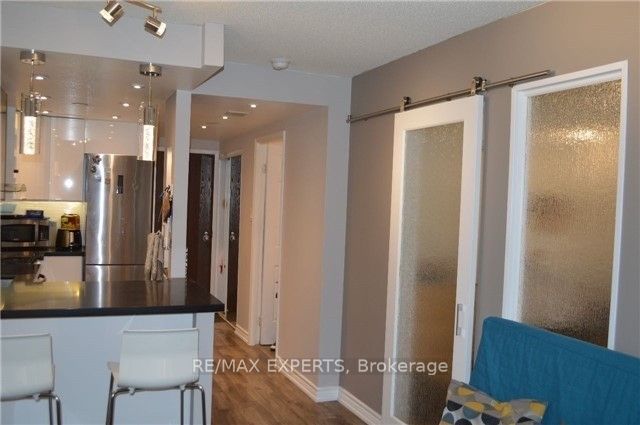 717 Bay Street 605 Property Photo 5