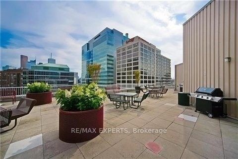 717 Bay Street 605 Property Photo 12