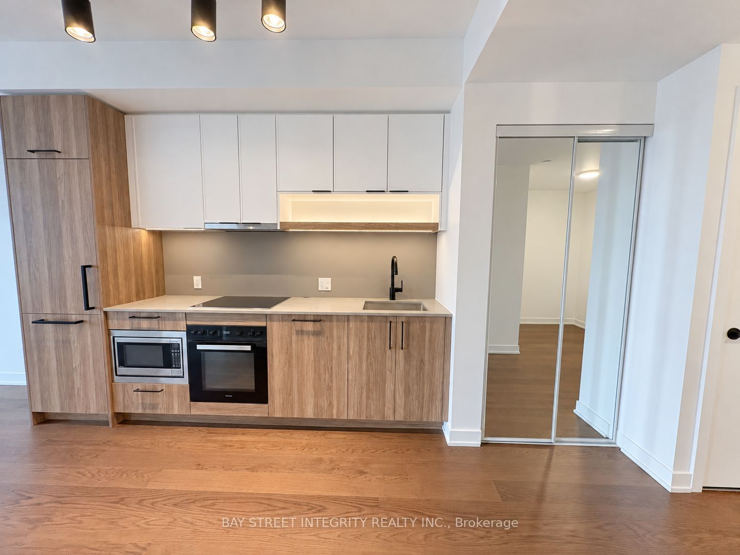 91 Montclair Avenue 2106 Property Photo 8
