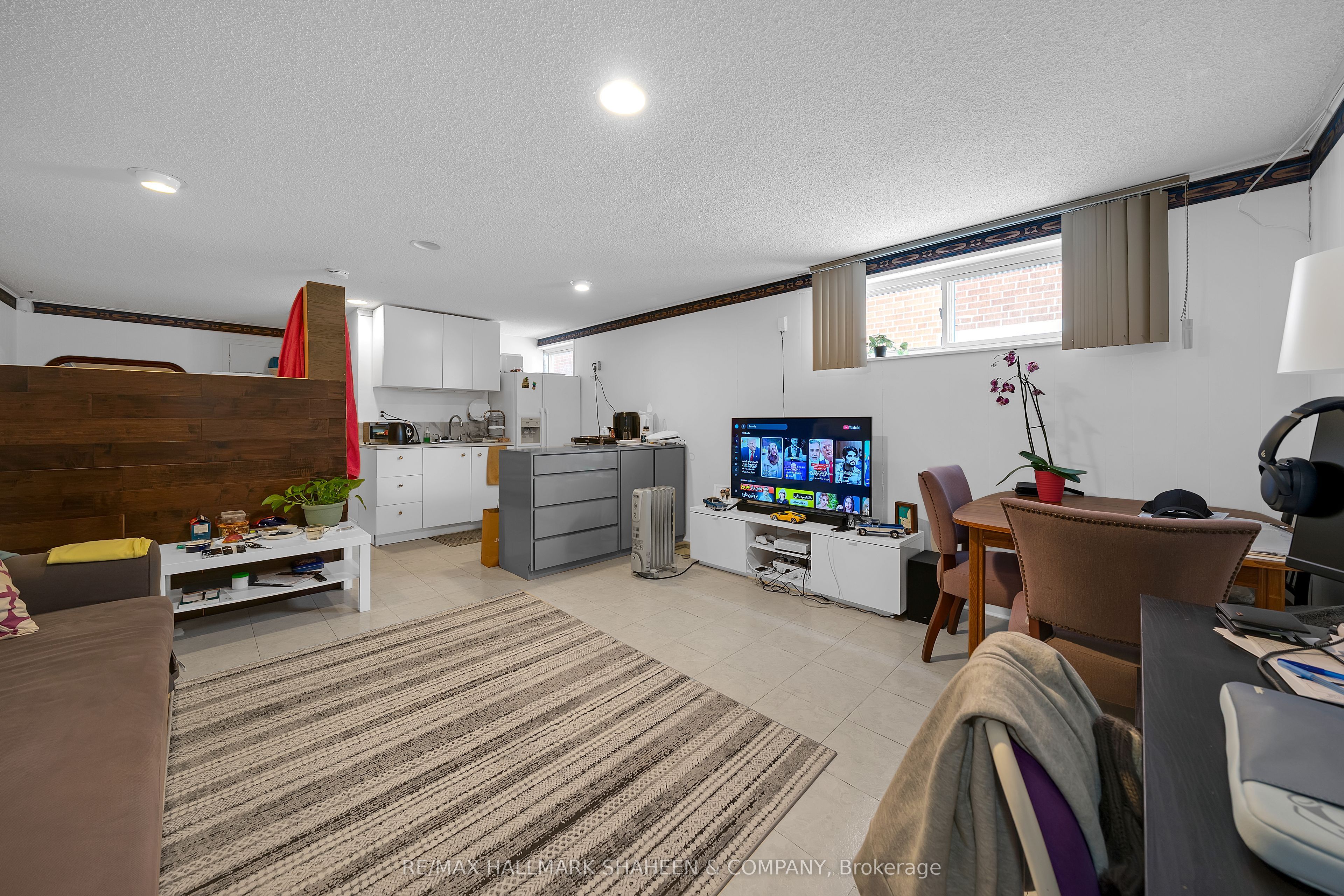 386 Ellerslie Avenue Bsmnt A Property Photo 2