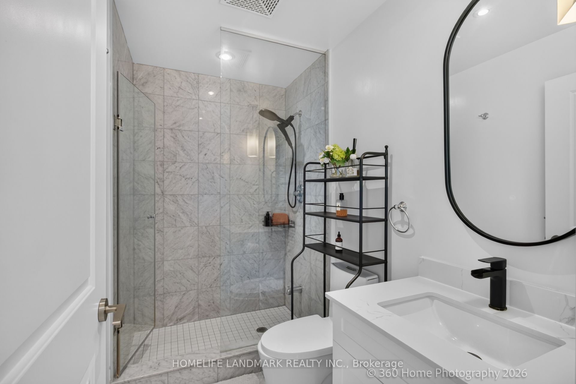 8 The Esplanade 4804 Property Photo 18
