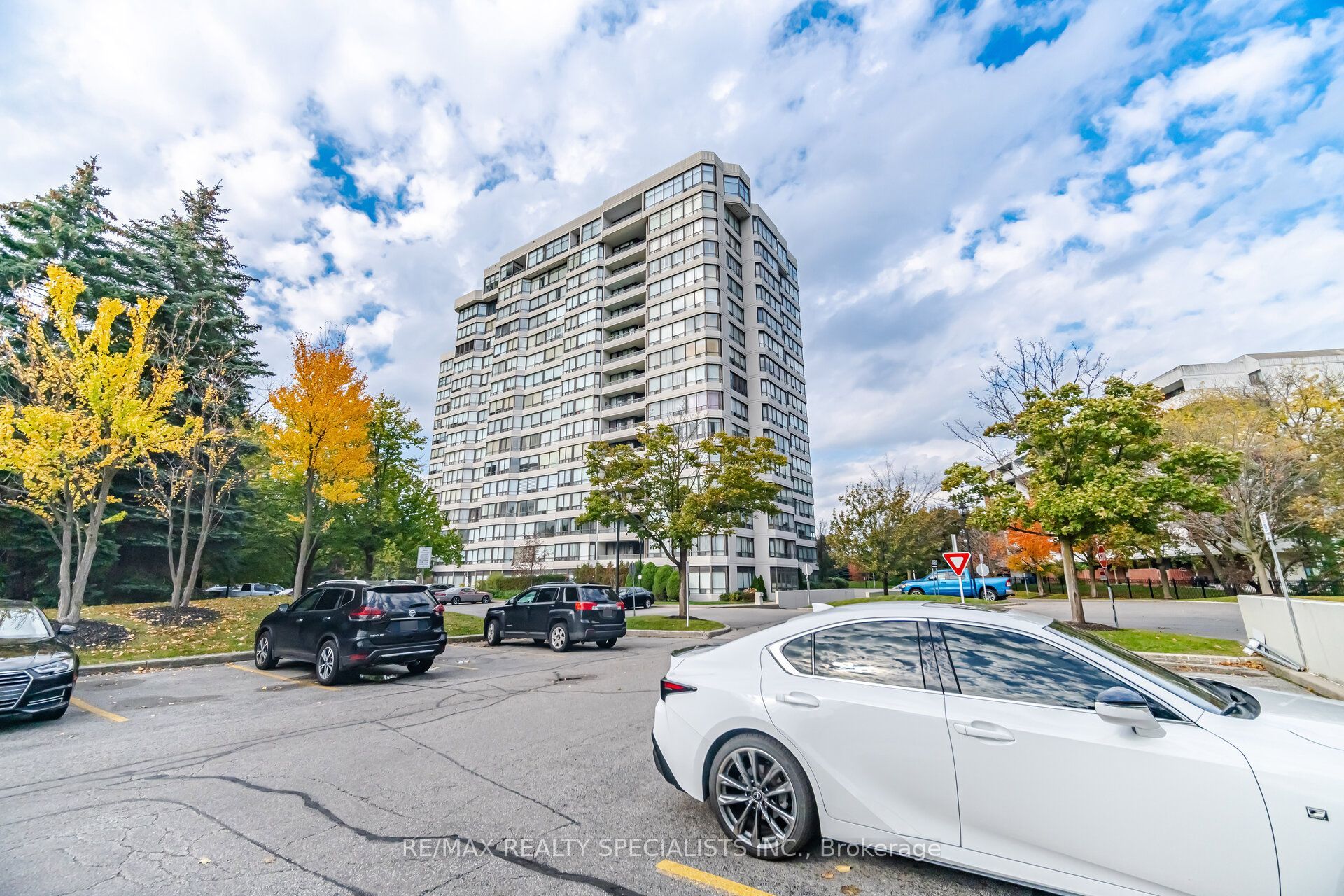 1131 Steeles Avenue W 306 Property Photo 3