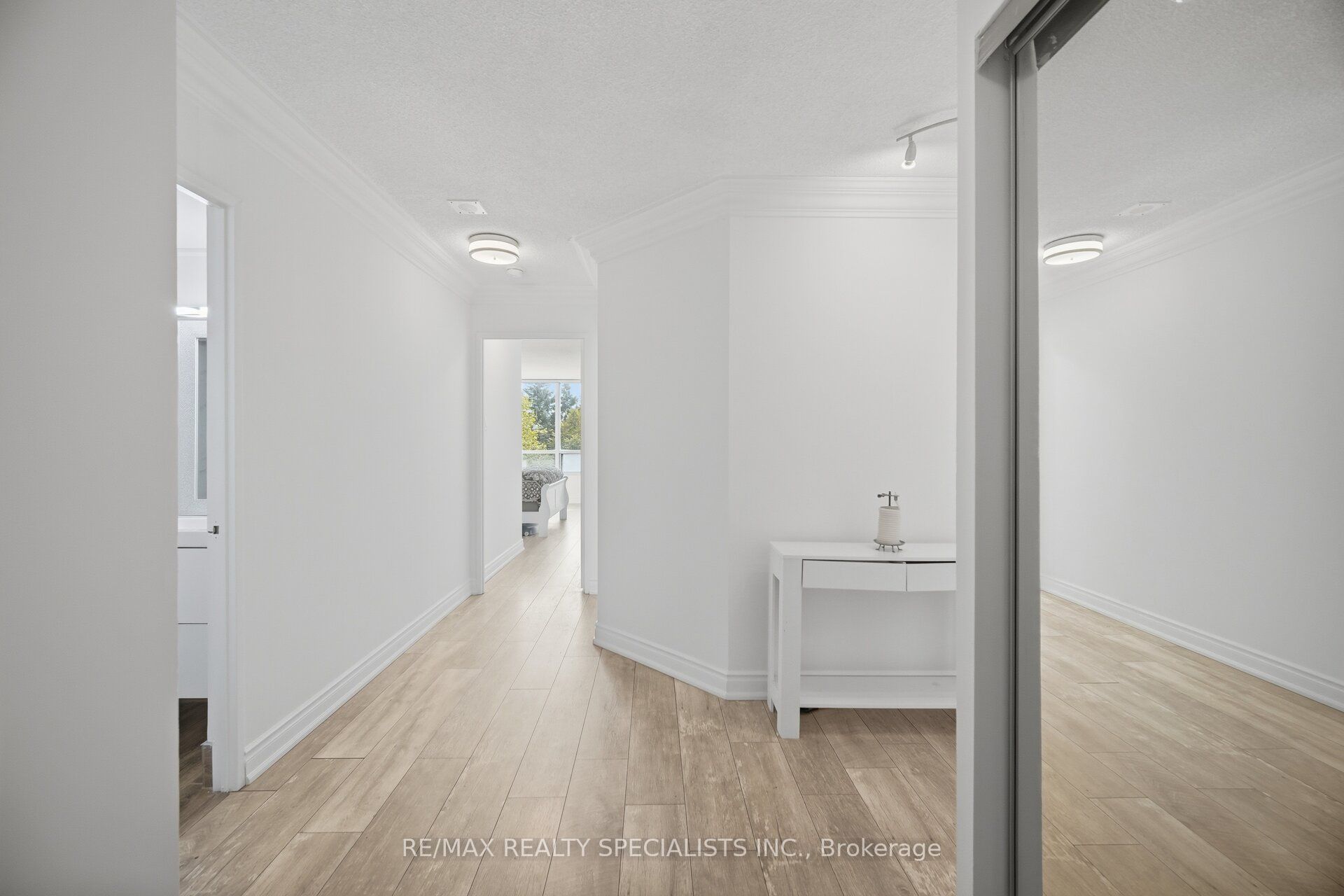 1131 Steeles Avenue W 306 Property Photo 9