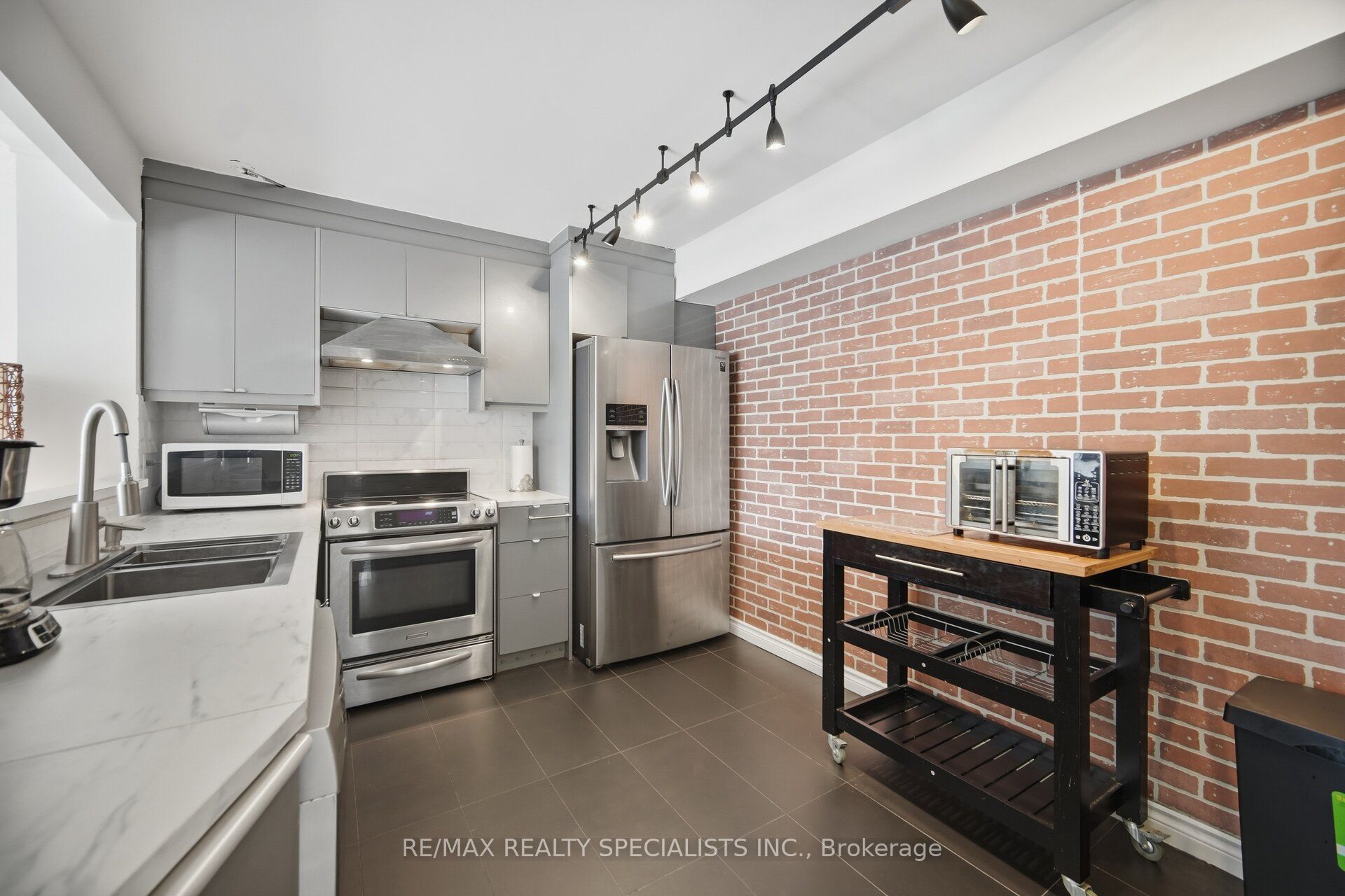 1131 Steeles Avenue W 306 Property Photo 11