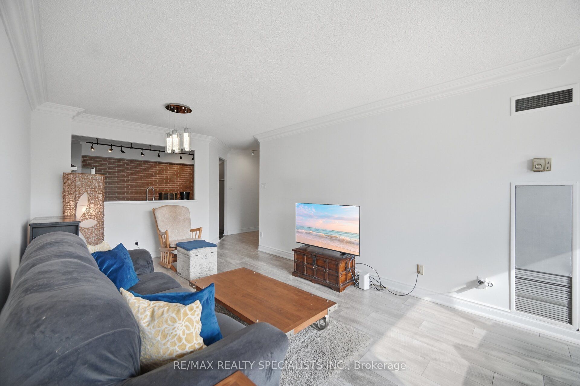 1131 Steeles Avenue W 306 Property Photo 16
