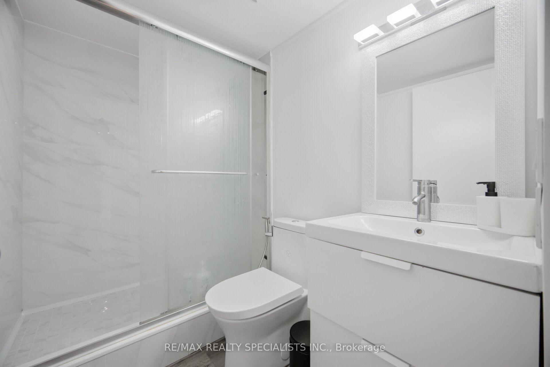 1131 Steeles Avenue W 306 Property Photo 21