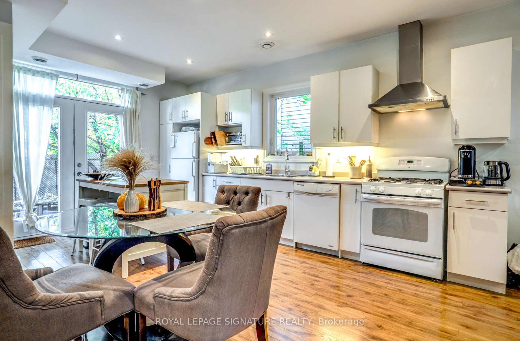 753-755 Richmond Street W Property Photo 1