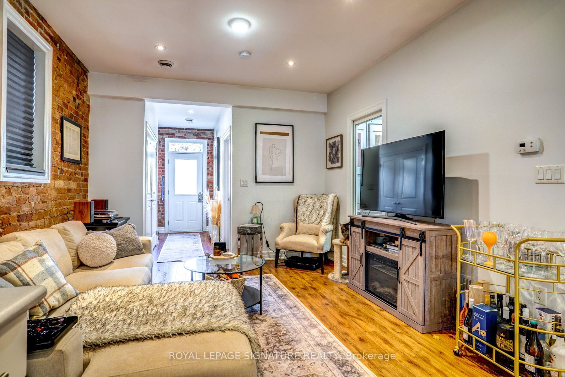 753-755 Richmond Street W Property Photo 5