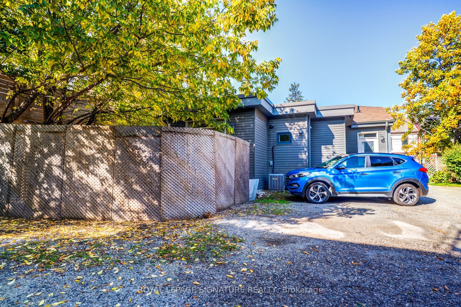 753-755 Richmond Street W Property Photo 18
