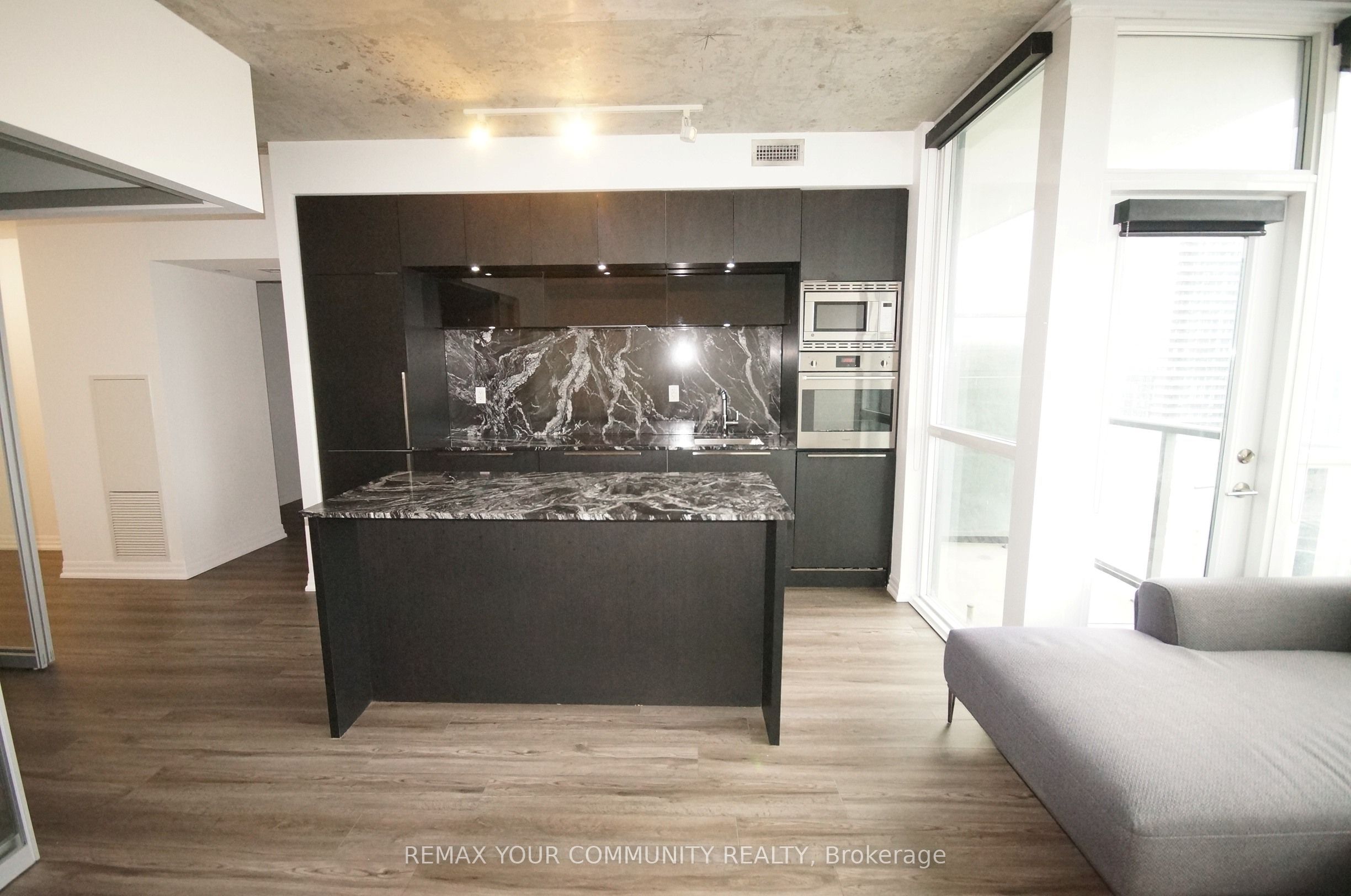 88 Blue Jays Way U2707 Property Photo 22