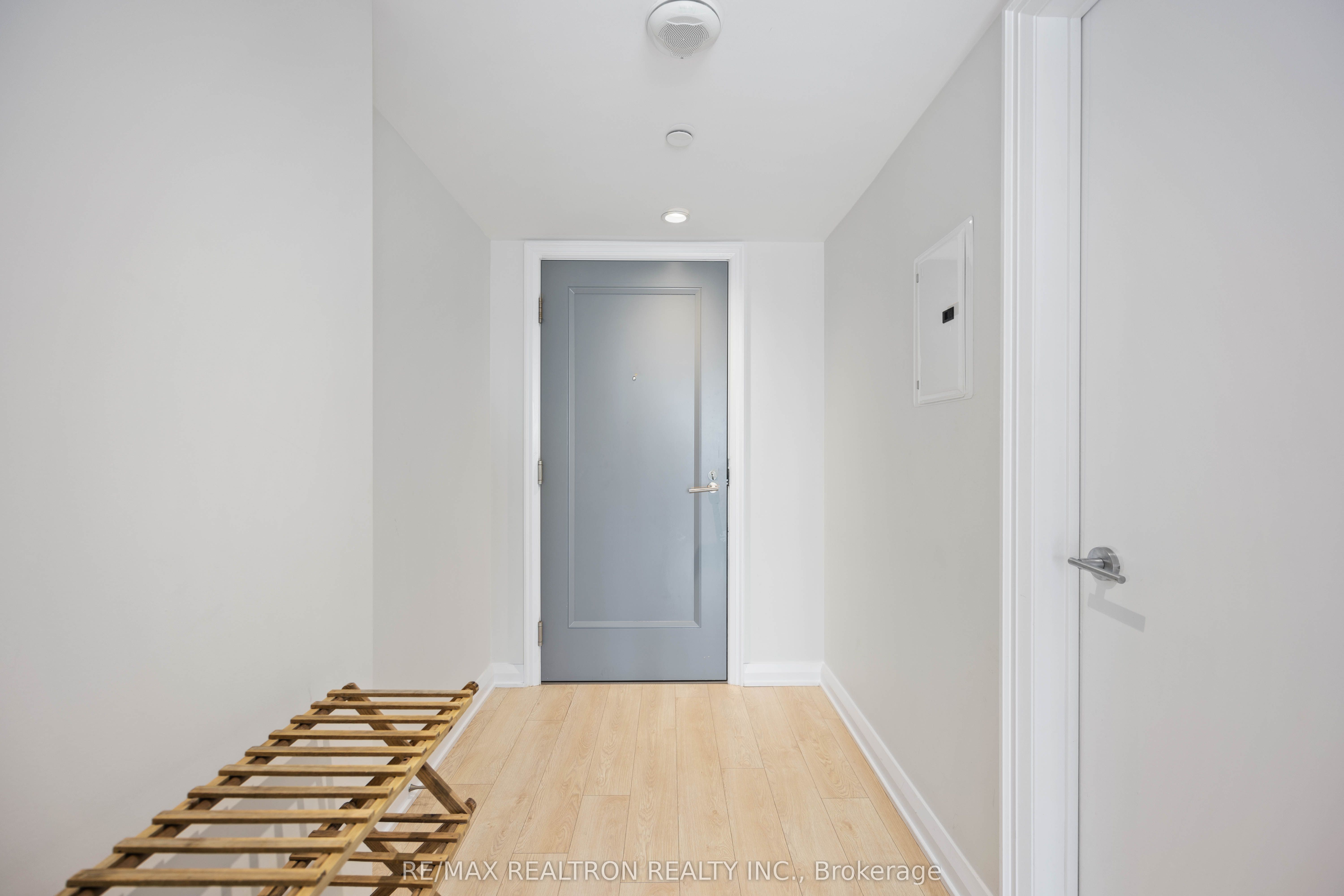 155 Yorkville Avenue 2604 Property Photo 2