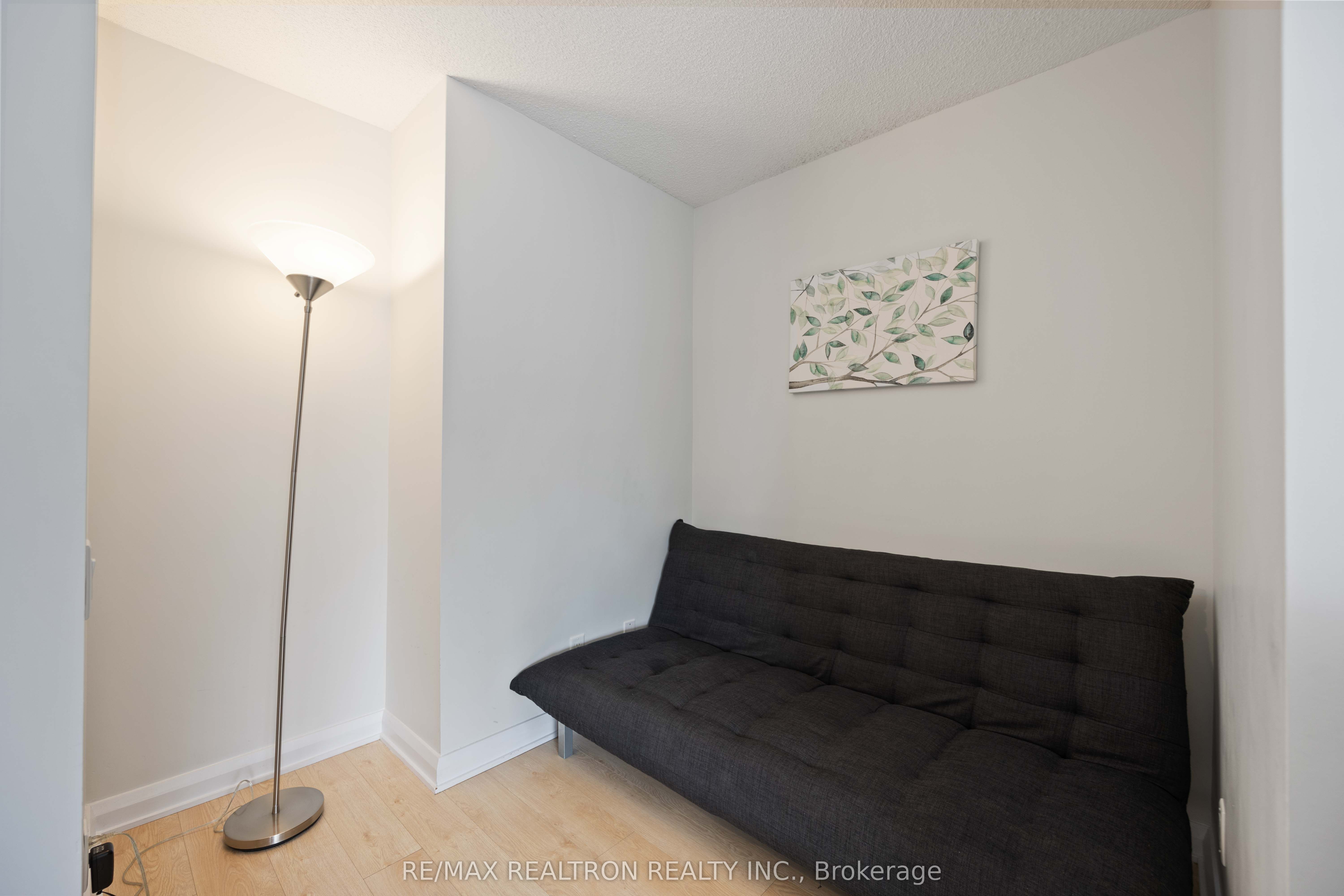 155 Yorkville Avenue 2604 Property Photo 11