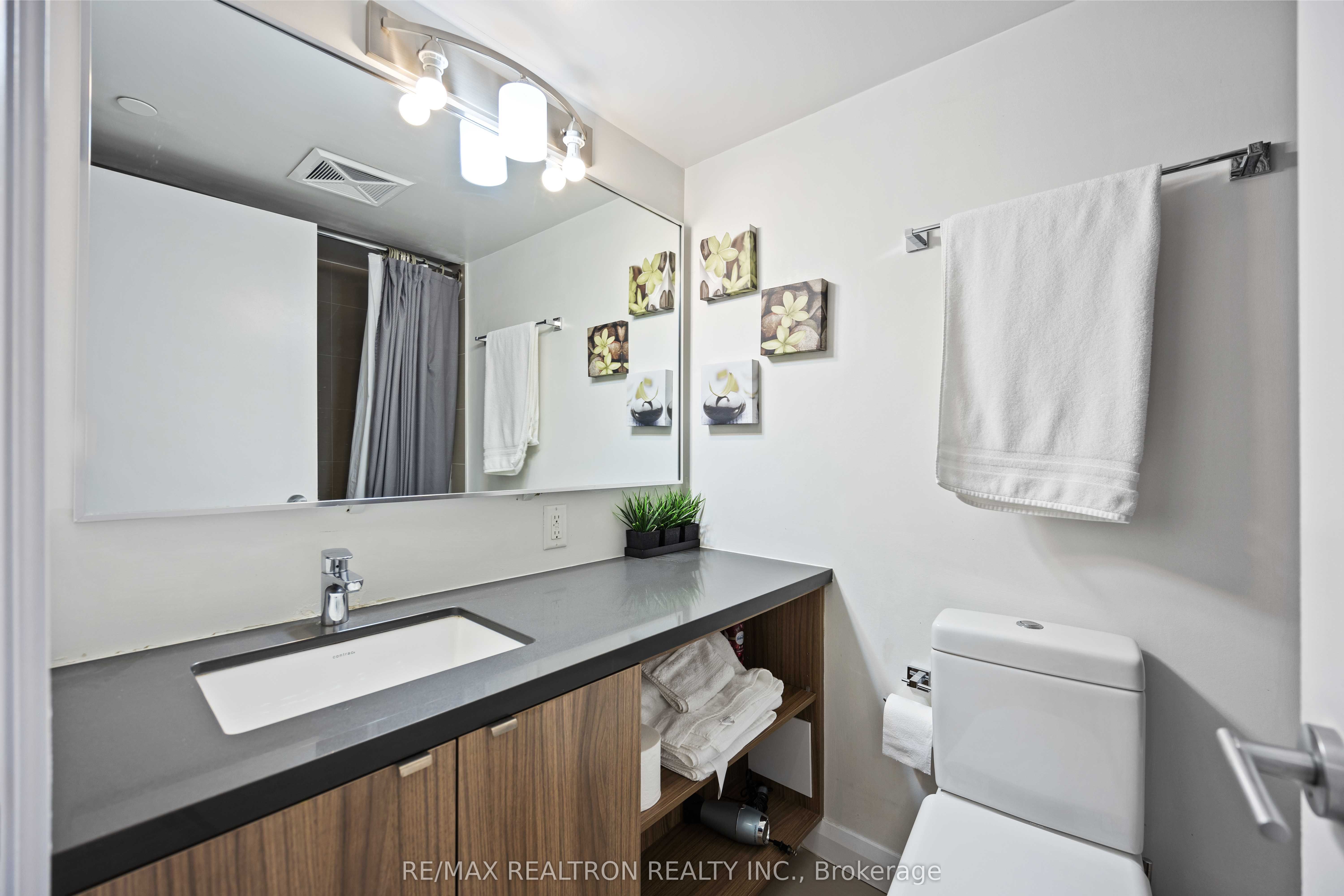 155 Yorkville Avenue 2604 Property Photo 21