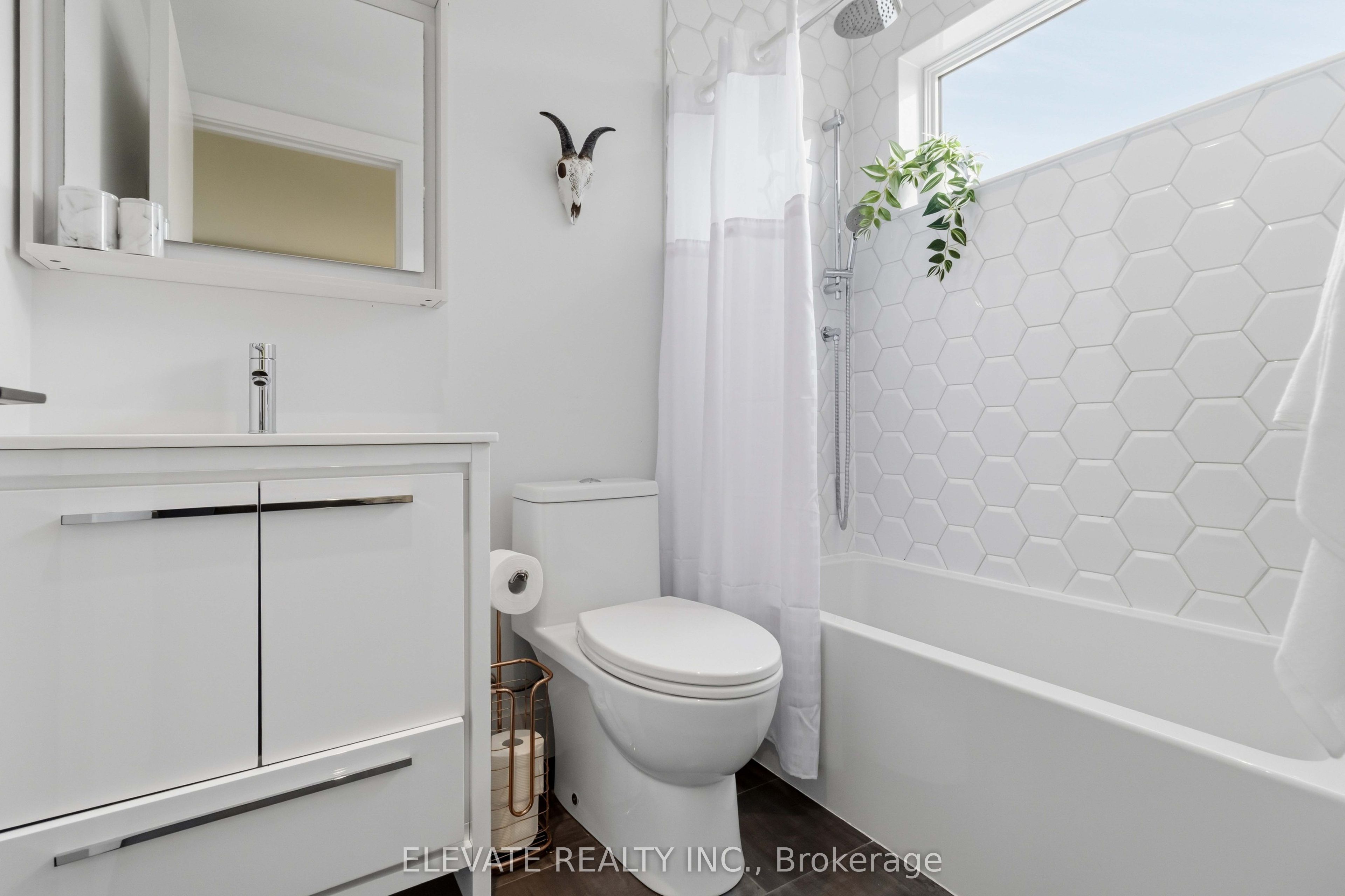 185 Cedric Avenue Property Photo 15
