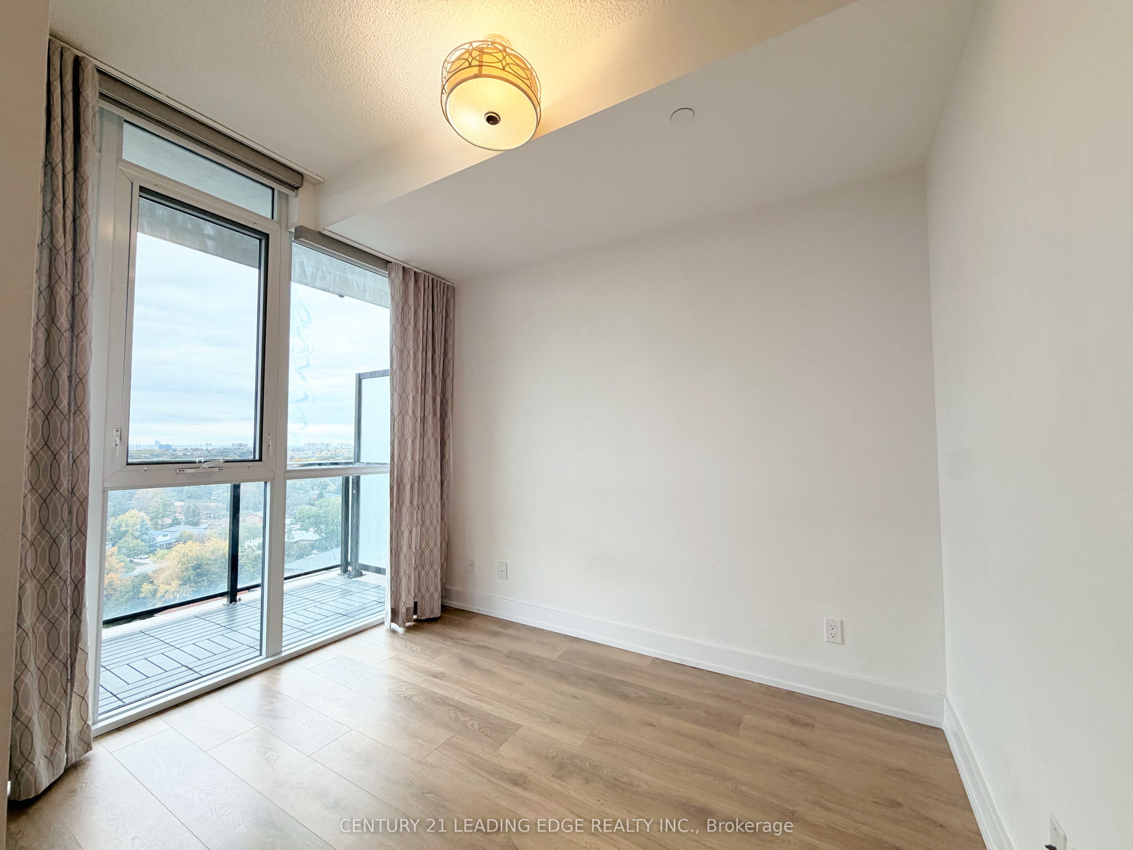 128 Fairview Mall Drive 1206 Property Photo 5