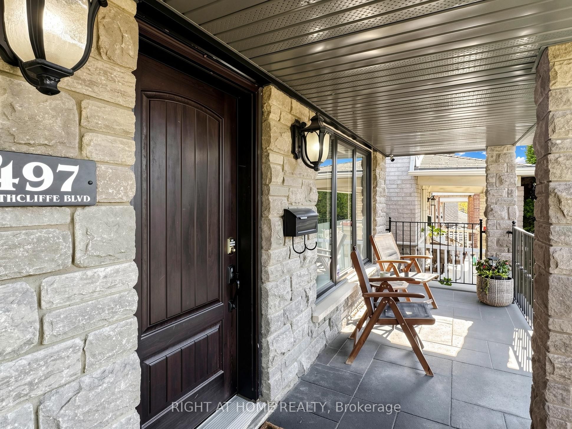 497 Northcliffe Boulevard Property Photo 3
