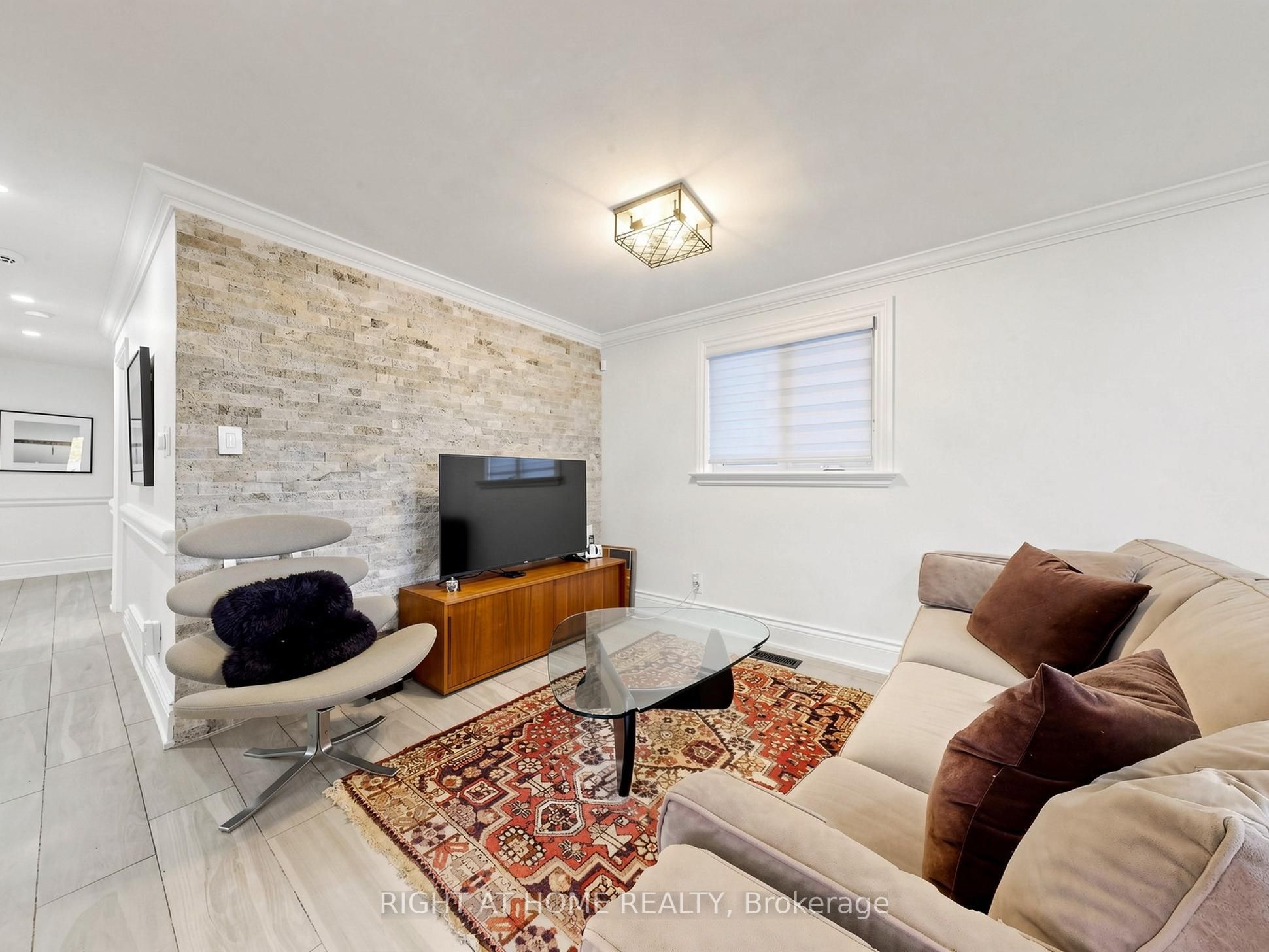 497 Northcliffe Boulevard Property Photo 7