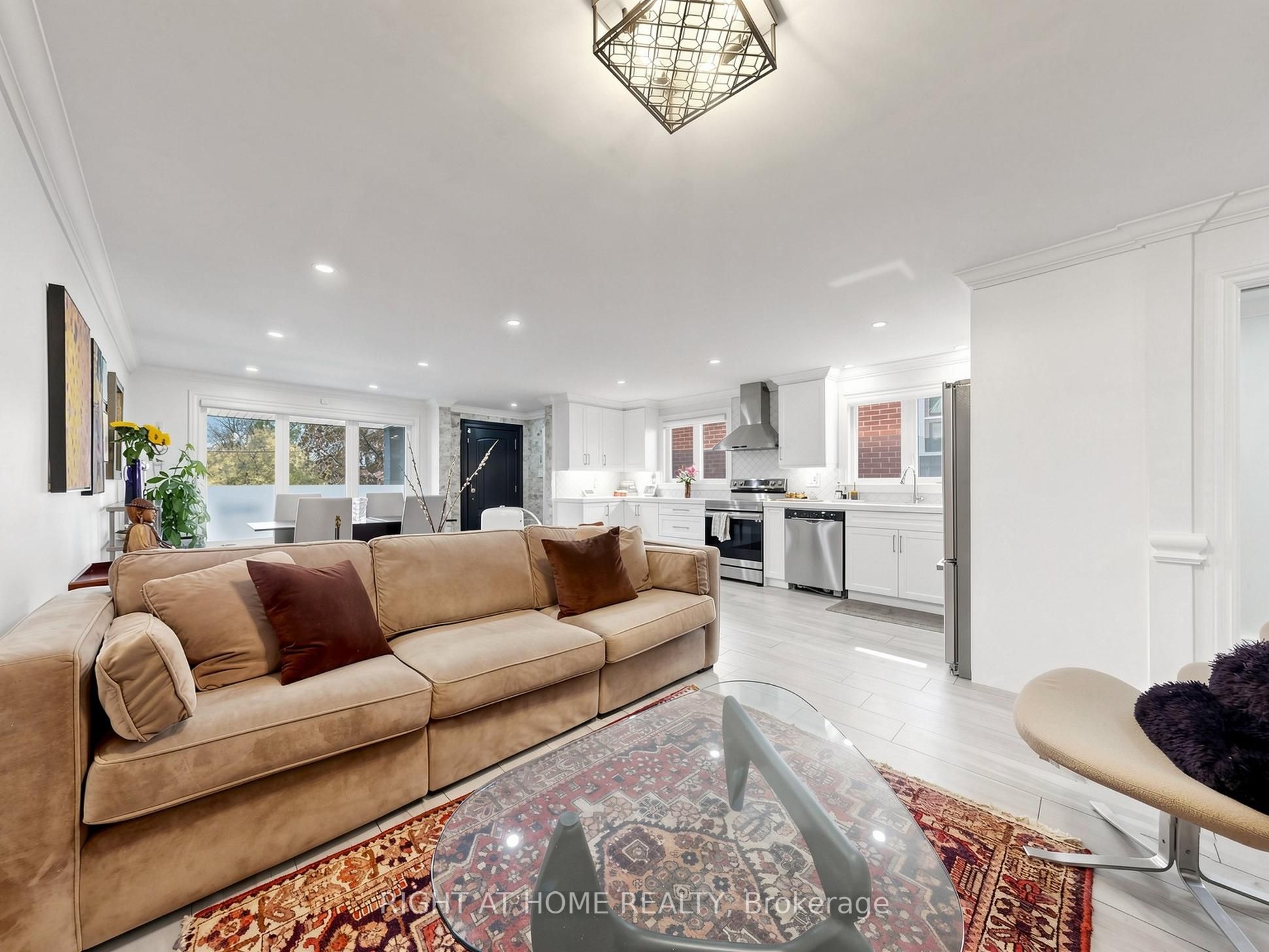 497 Northcliffe Boulevard Property Photo 8