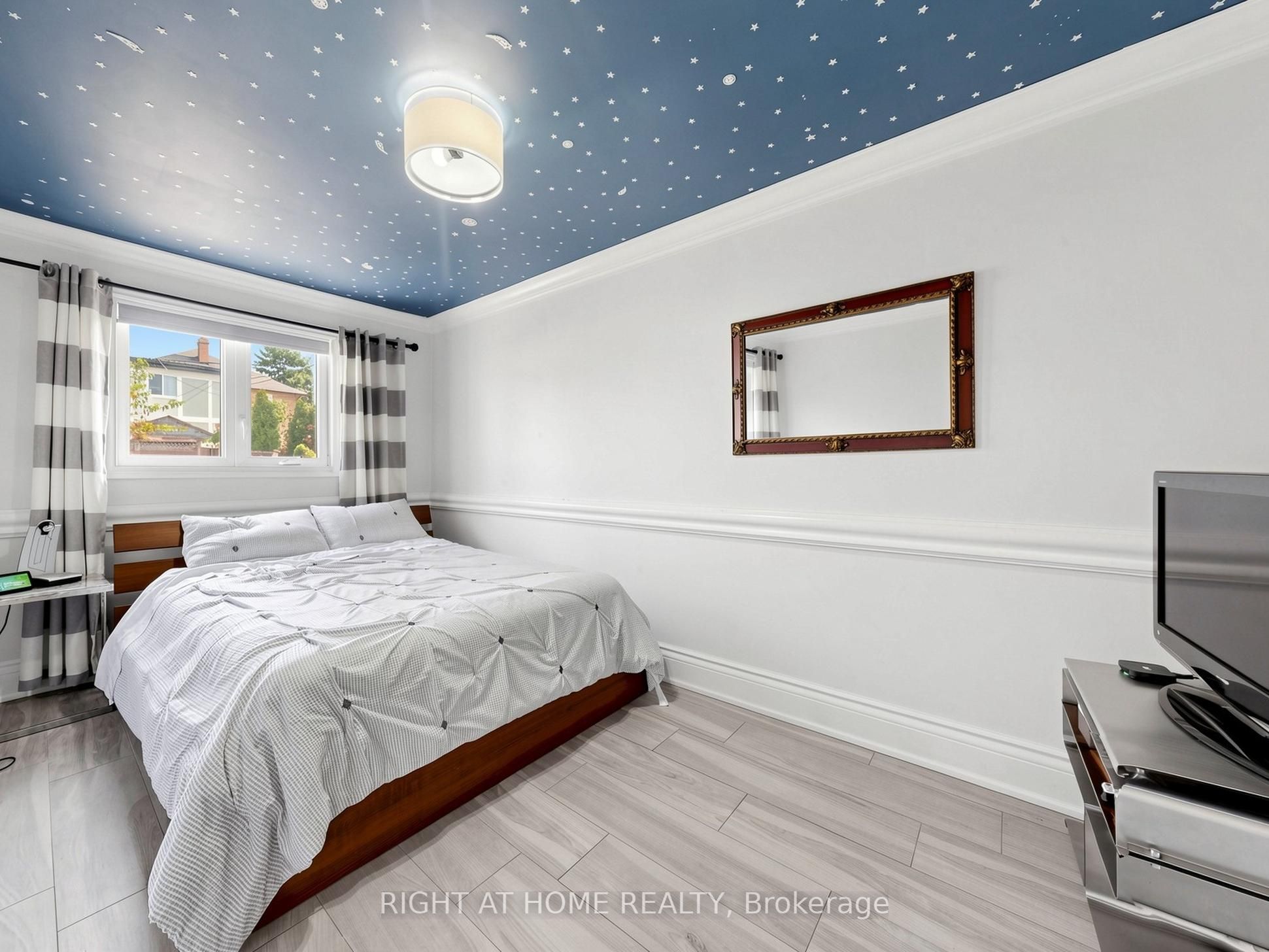 497 Northcliffe Boulevard Property Photo 16