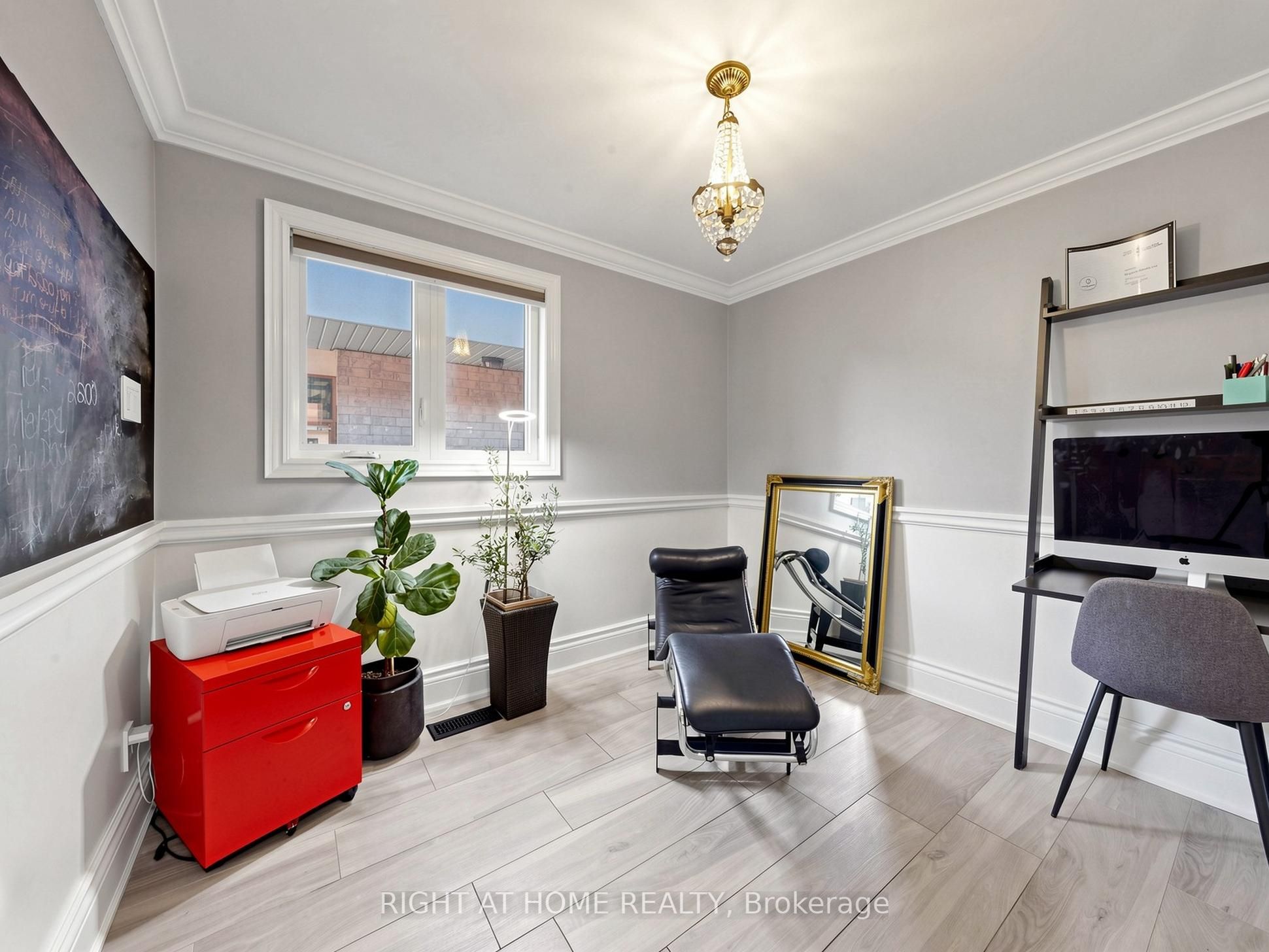 497 Northcliffe Boulevard Property Photo 17
