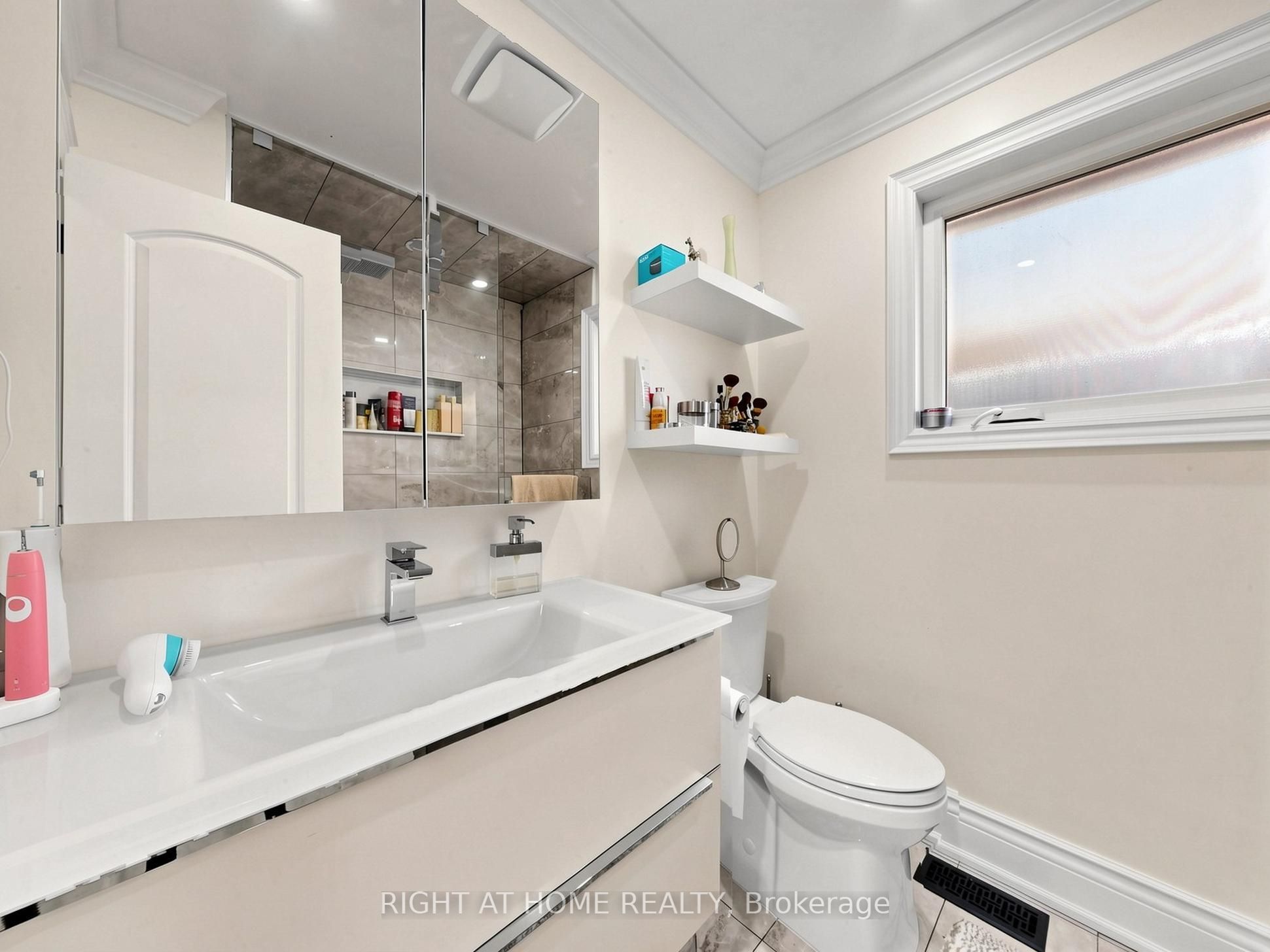 497 Northcliffe Boulevard Property Photo 18