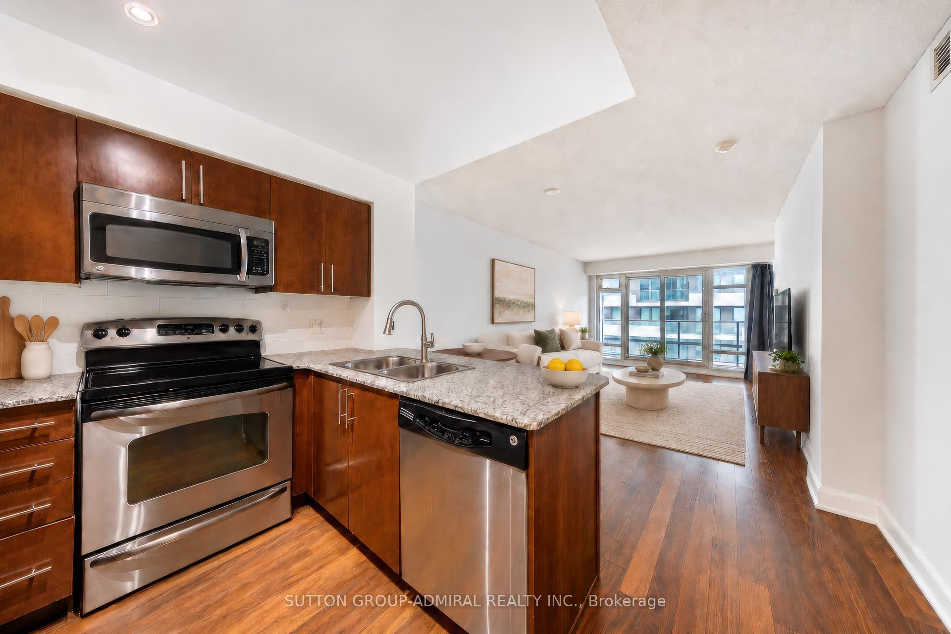 2191 Yonge Street 3210 Property Photo 2