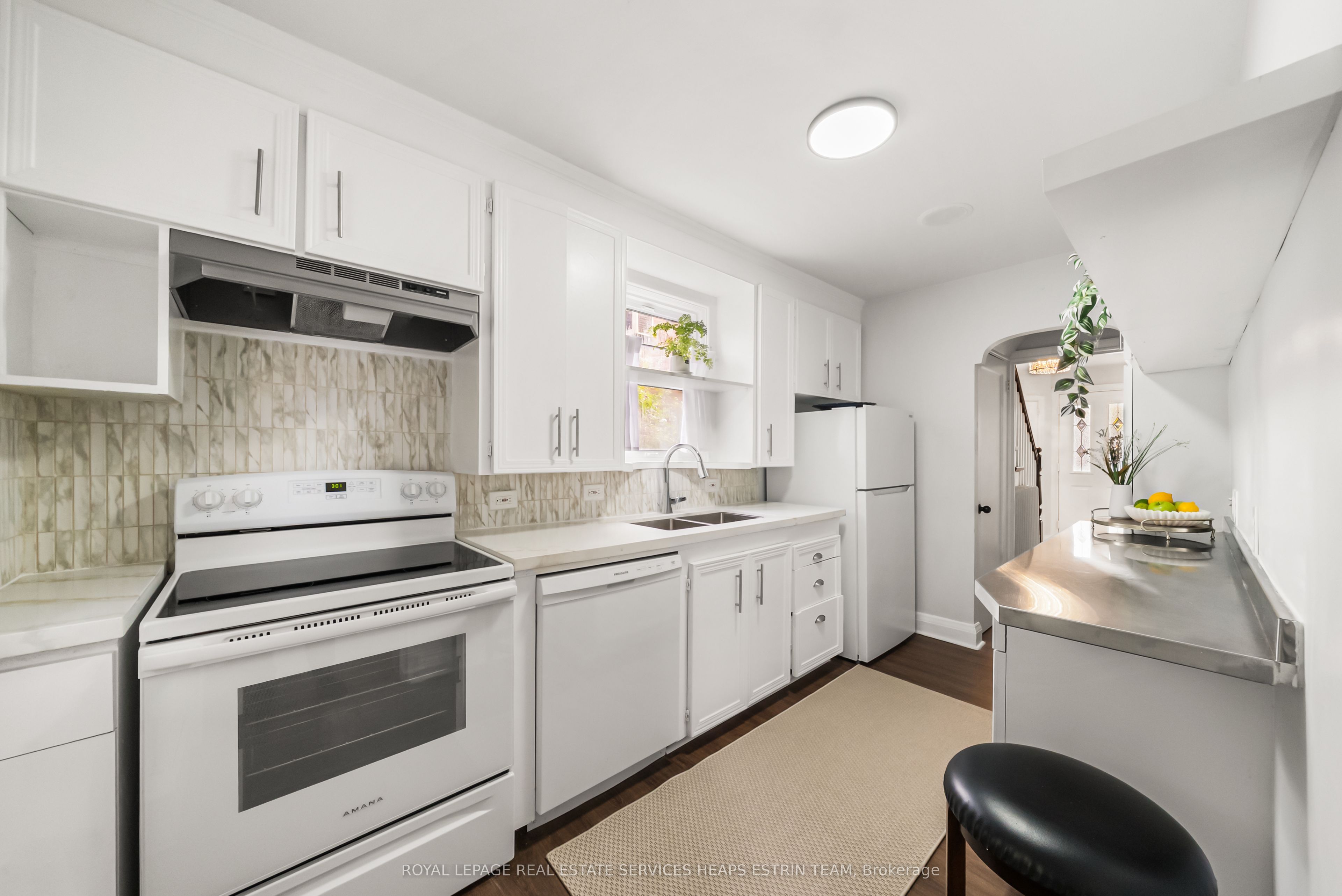 770 Eglinton Avenue E Property Photo 12