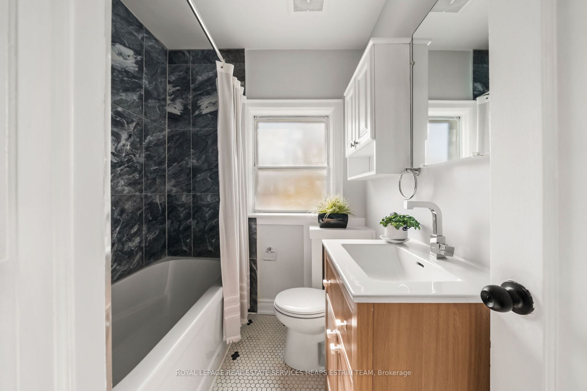 770 Eglinton Avenue E Property Photo 24