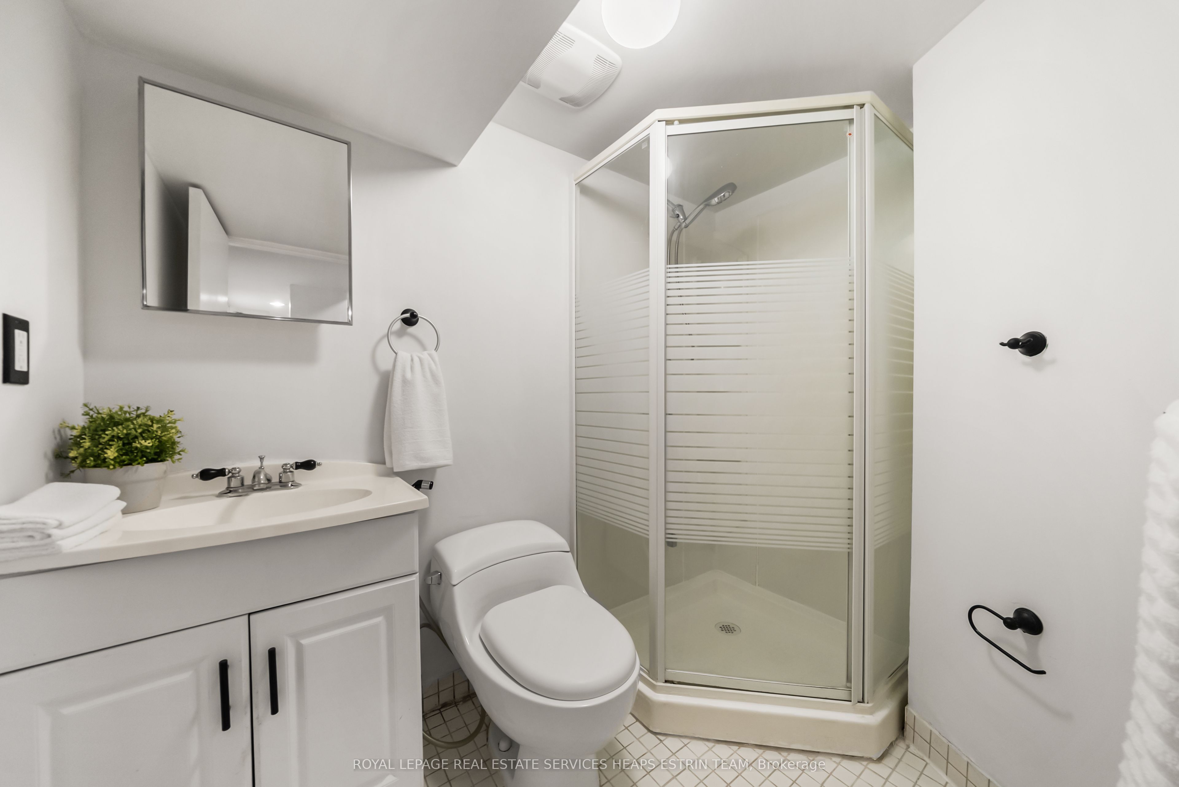 770 Eglinton Avenue E Property Photo 31