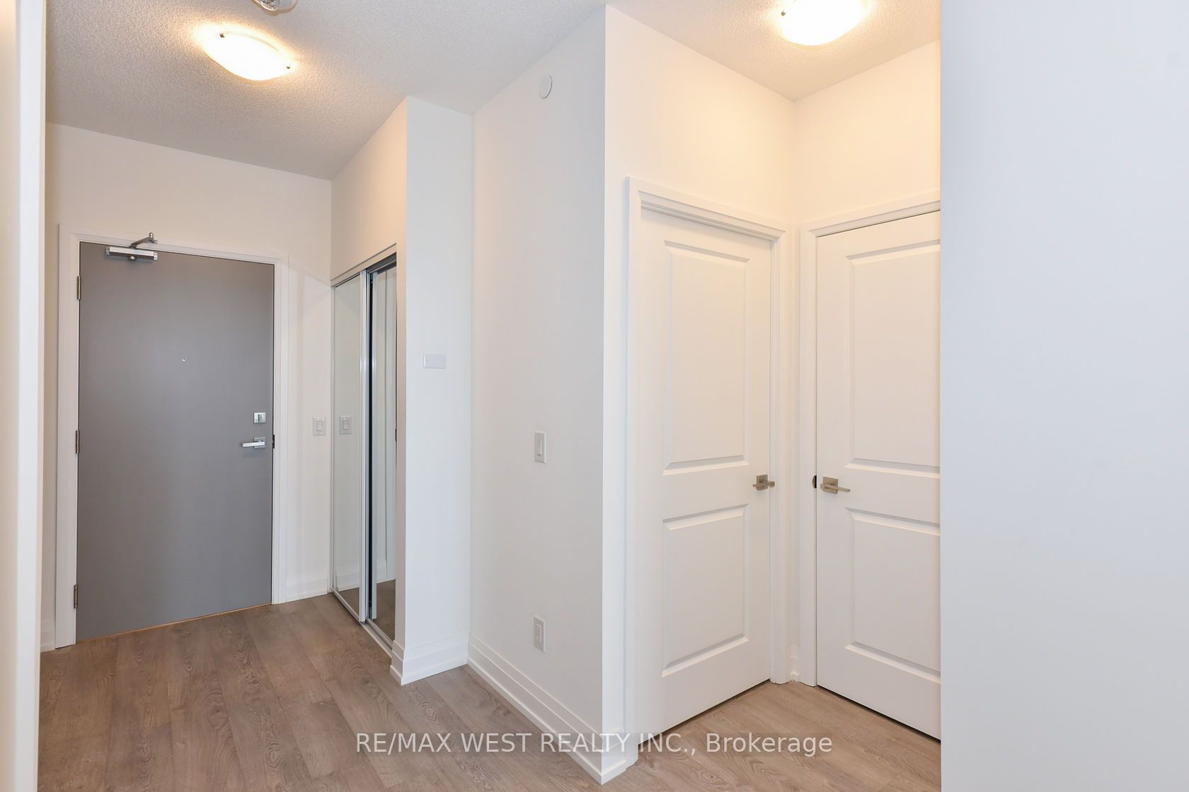 591 Sheppard Avenue E 622 Property Photo 6