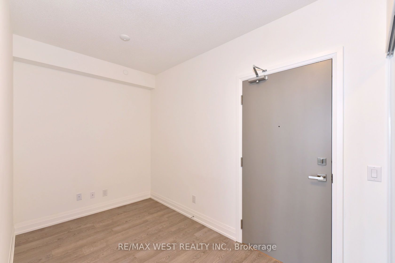 591 Sheppard Avenue E 622 Property Photo 7