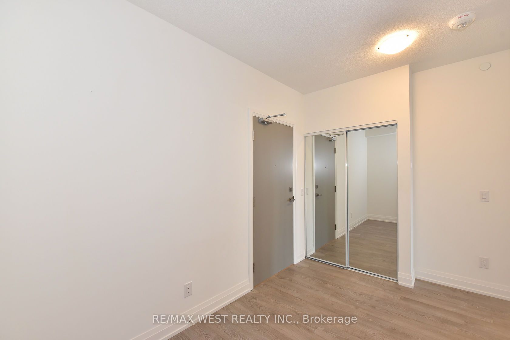 591 Sheppard Avenue E 622 Property Photo 12