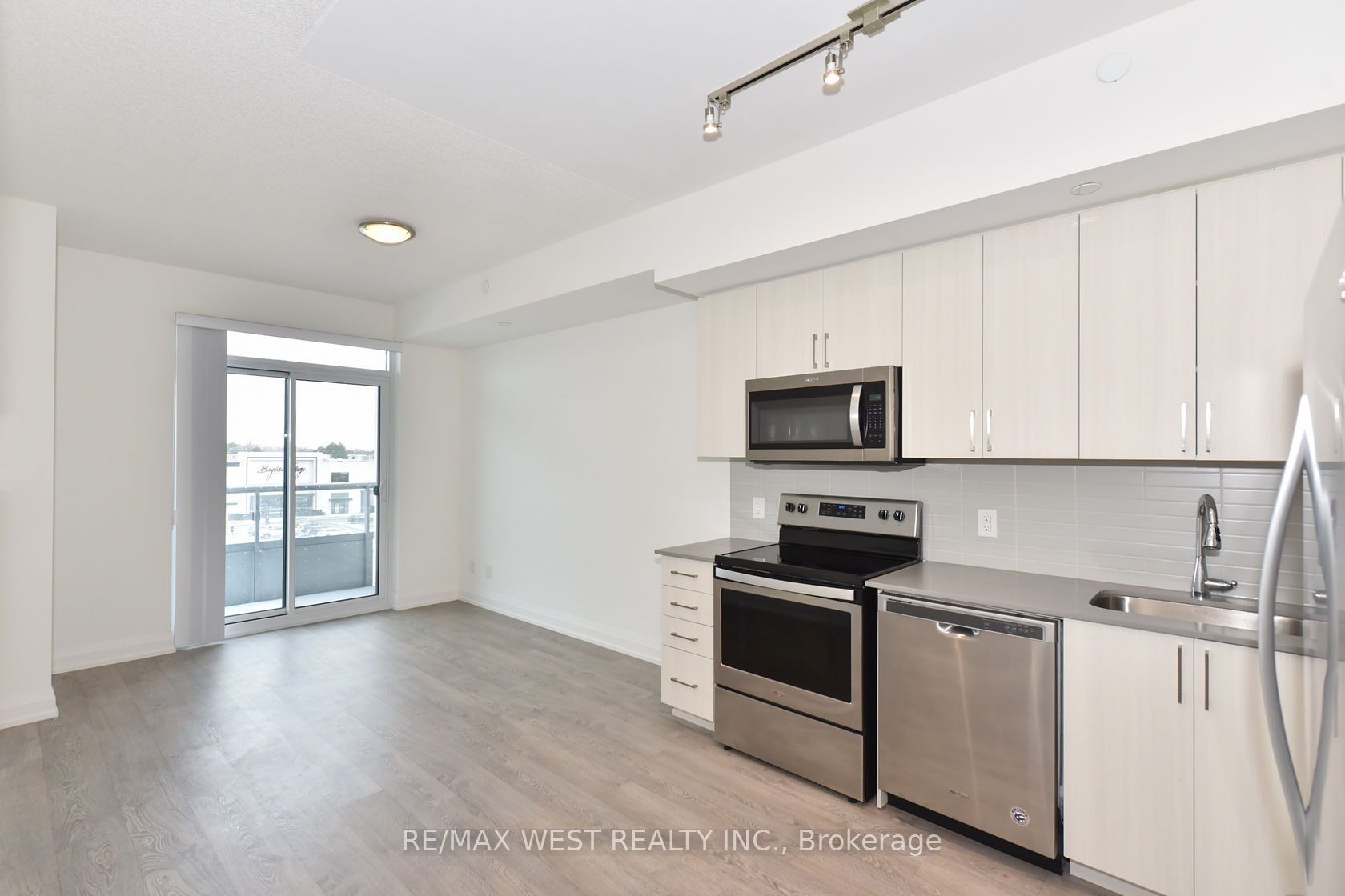 591 Sheppard Avenue E 622 Property Photo 13