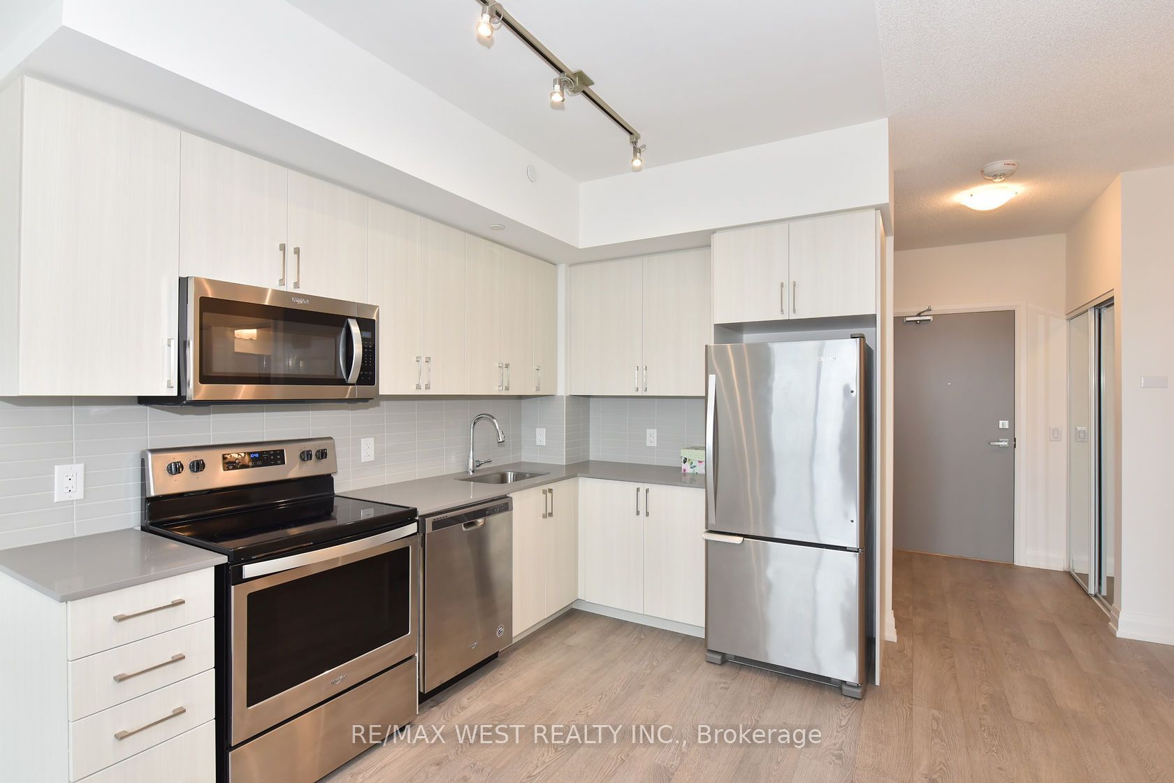 591 Sheppard Avenue E 622 Property Photo 15