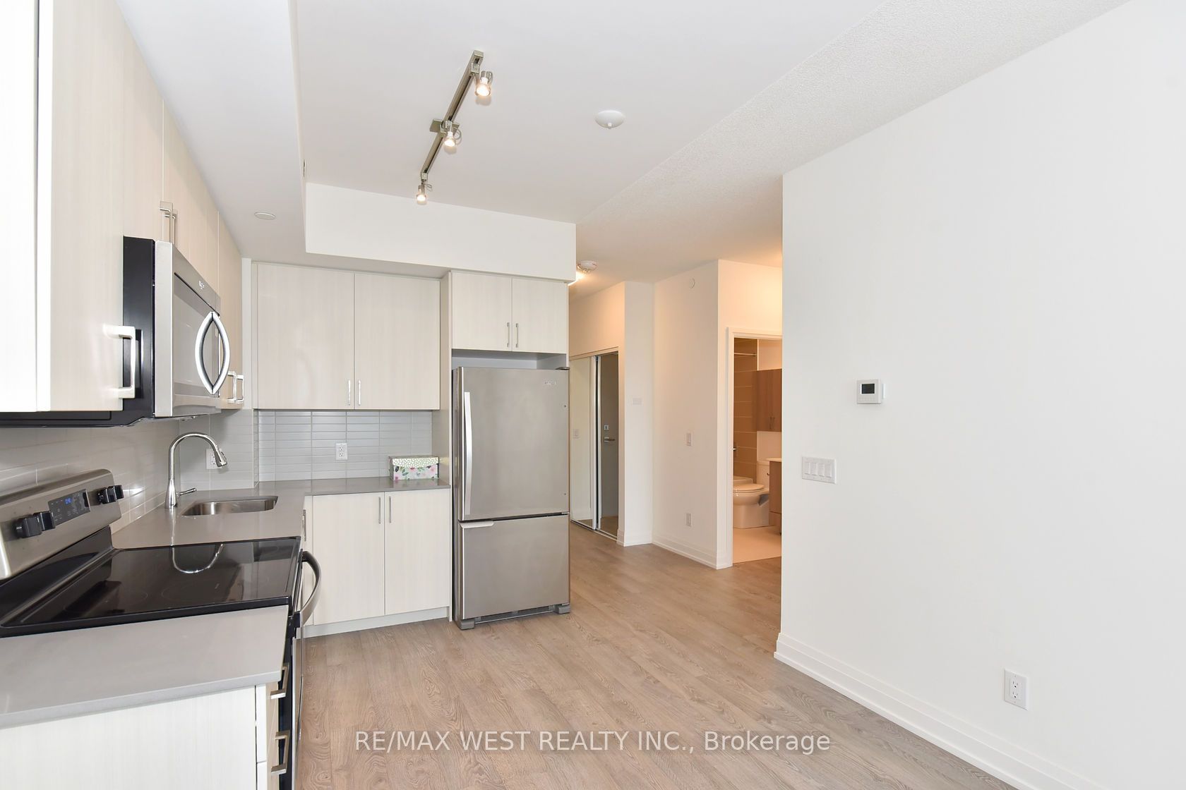591 Sheppard Avenue E 622 Property Photo 16