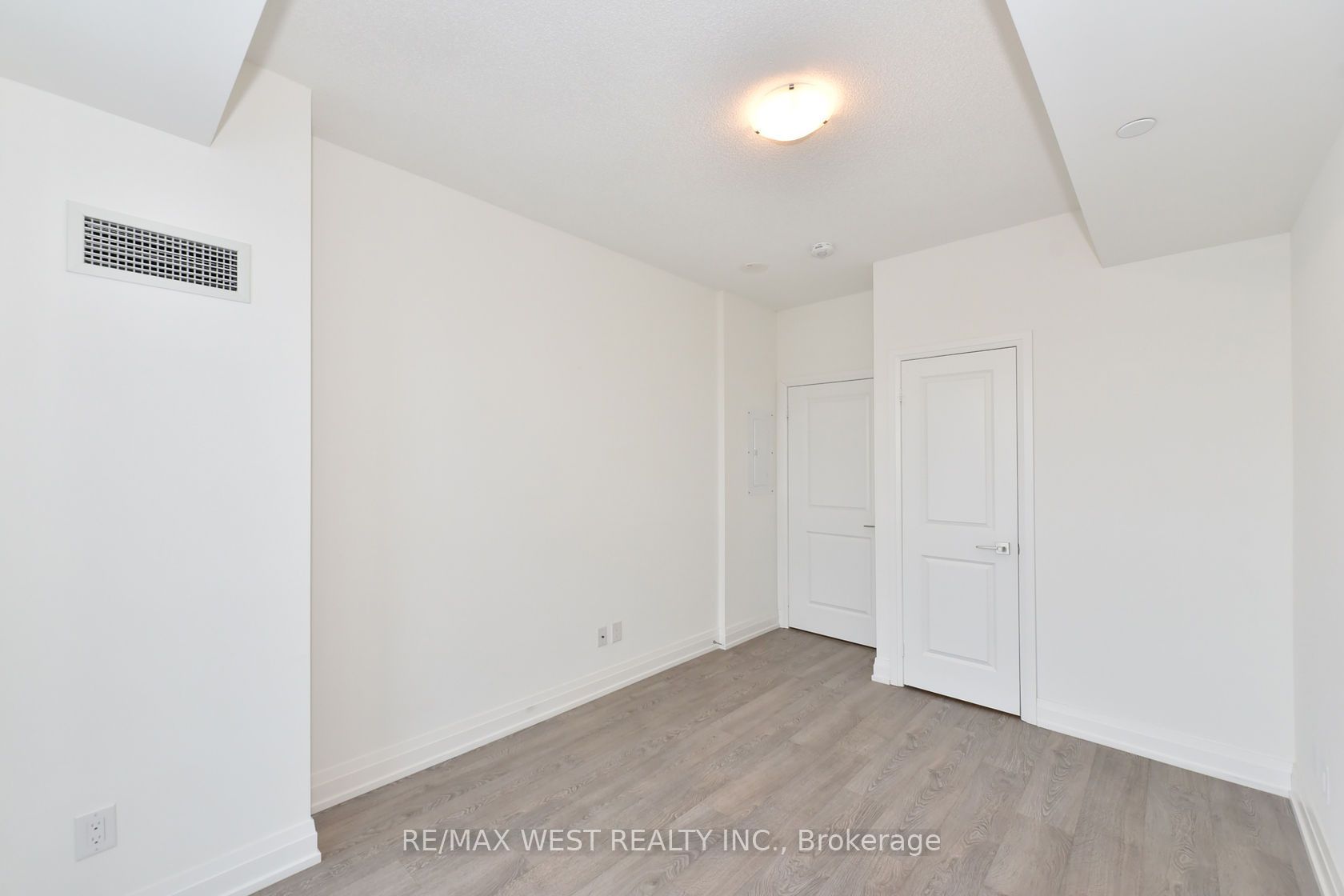 591 Sheppard Avenue E 622 Property Photo 26