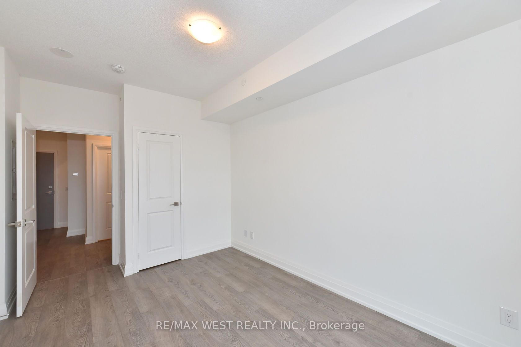 591 Sheppard Avenue E 622 Property Photo 27