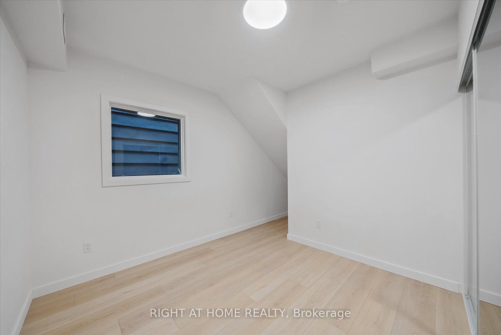 367 Howland Avenue 2 Property Photo 9