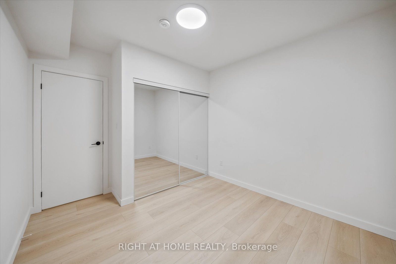 367 Howland Avenue 2 Property Photo 12