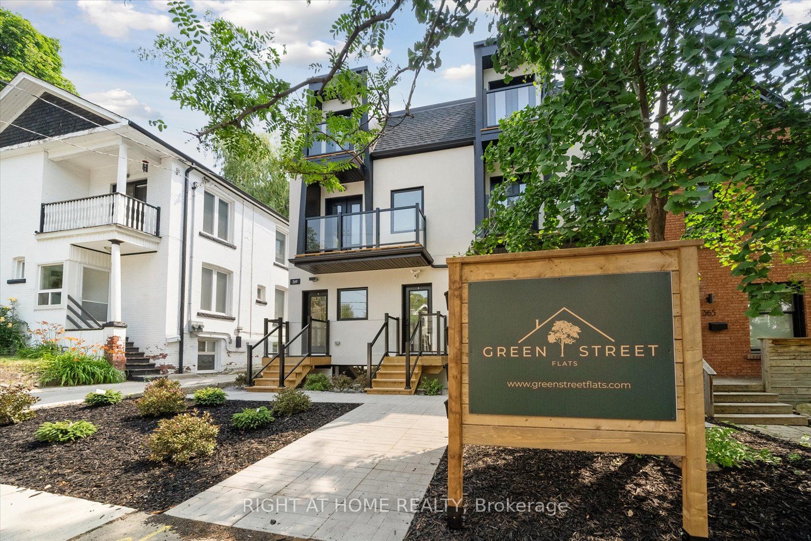 367 Howland Avenue 2 Property Photo 14