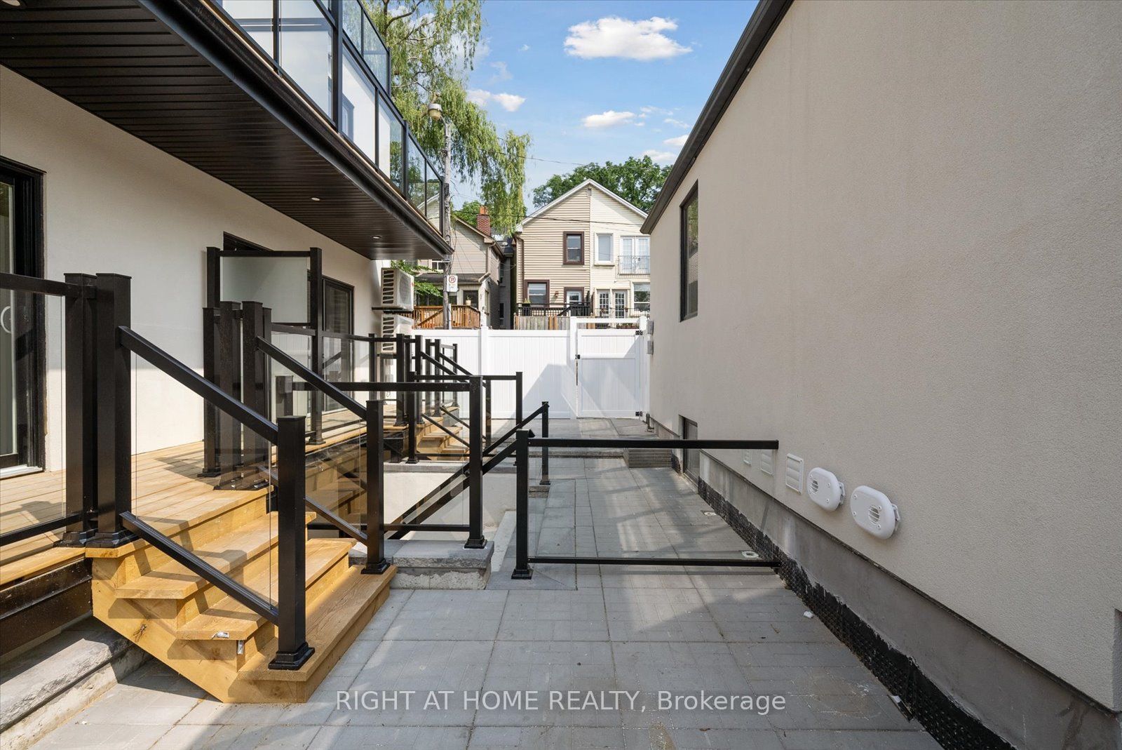 367 Howland Avenue 2 Property Photo 17