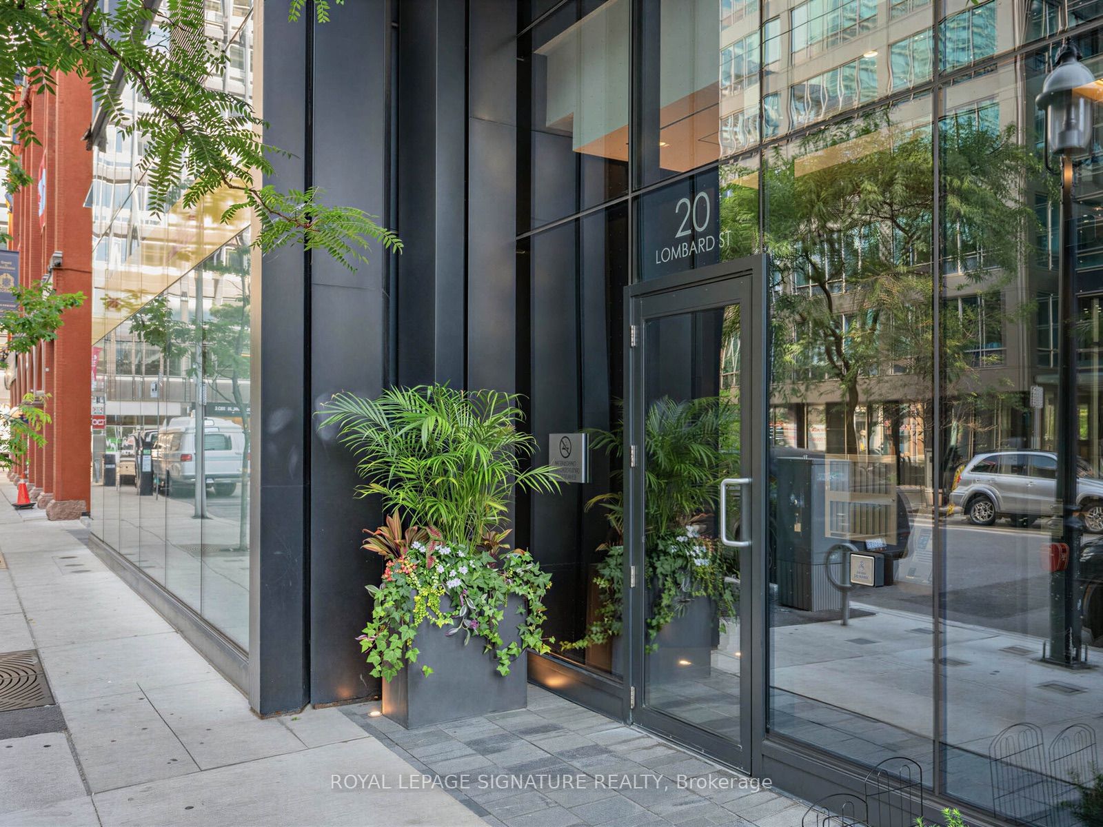 20 Lombard Street 3707 Property Photo 2