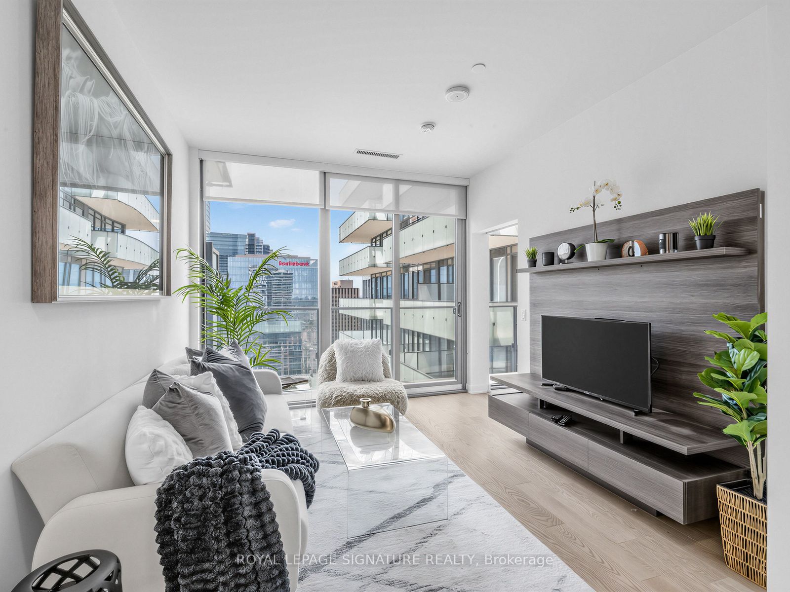 20 Lombard Street 3707 Property Photo 7