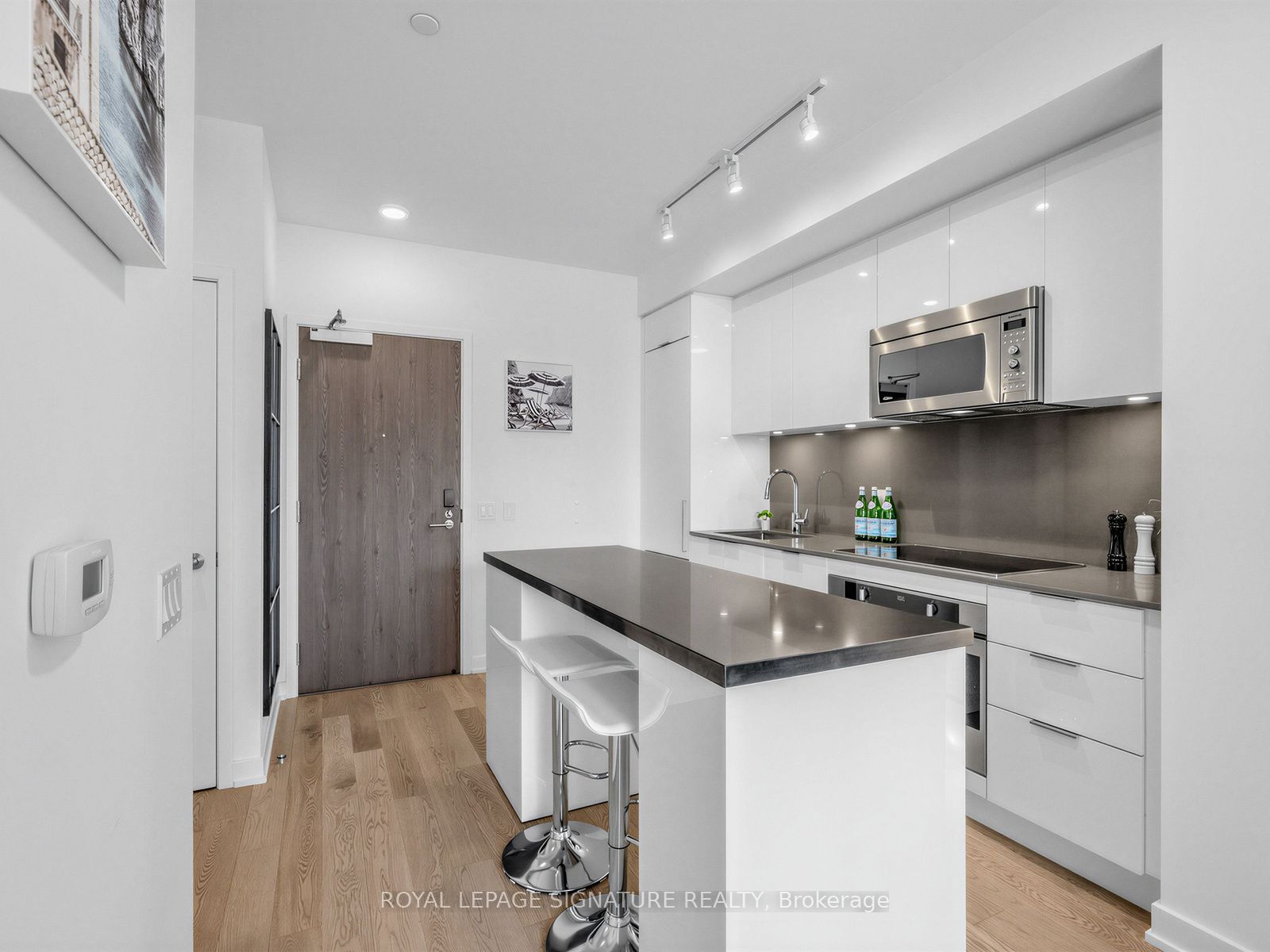 20 Lombard Street 3707 Property Photo 15