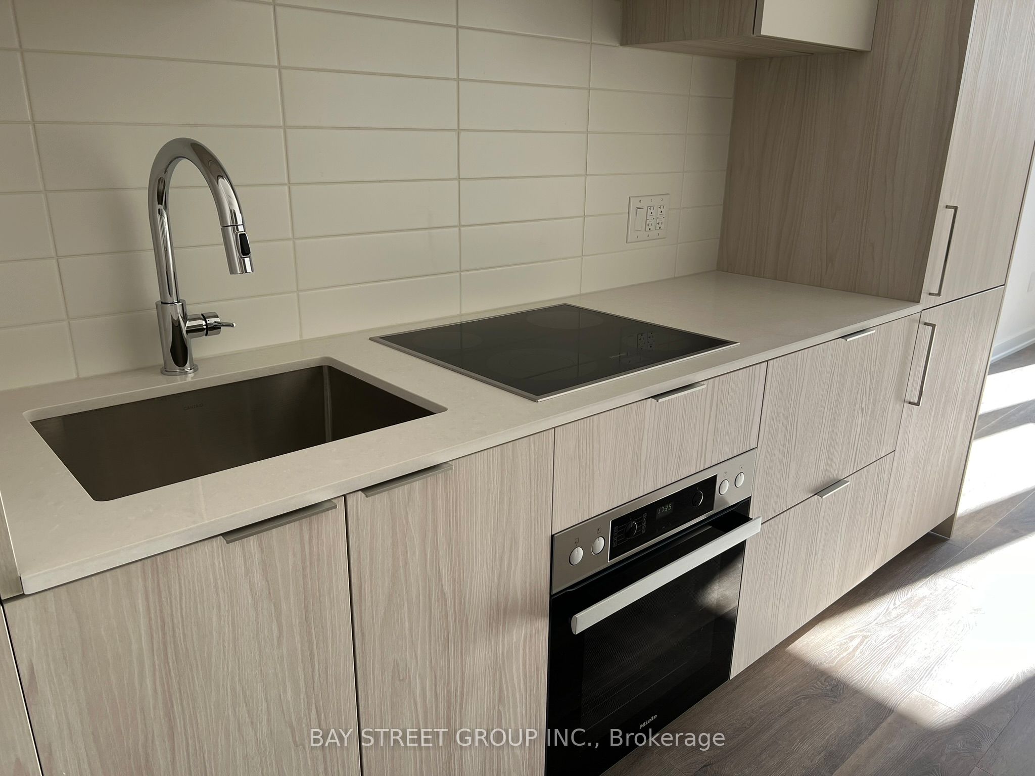 123 Portland Street 410 Property Photo 8