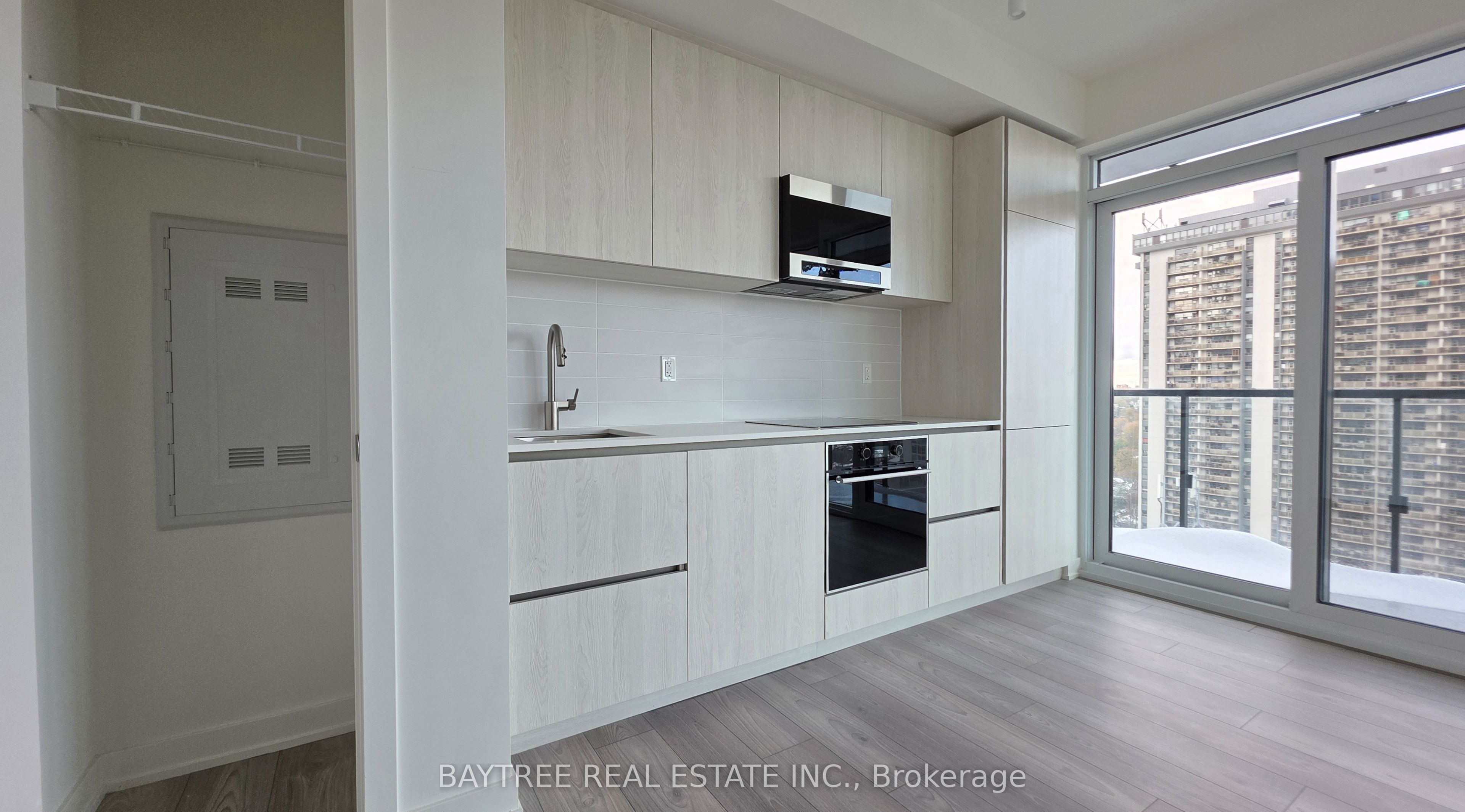 120 Broadway Avenue 1502 Property Photo 1