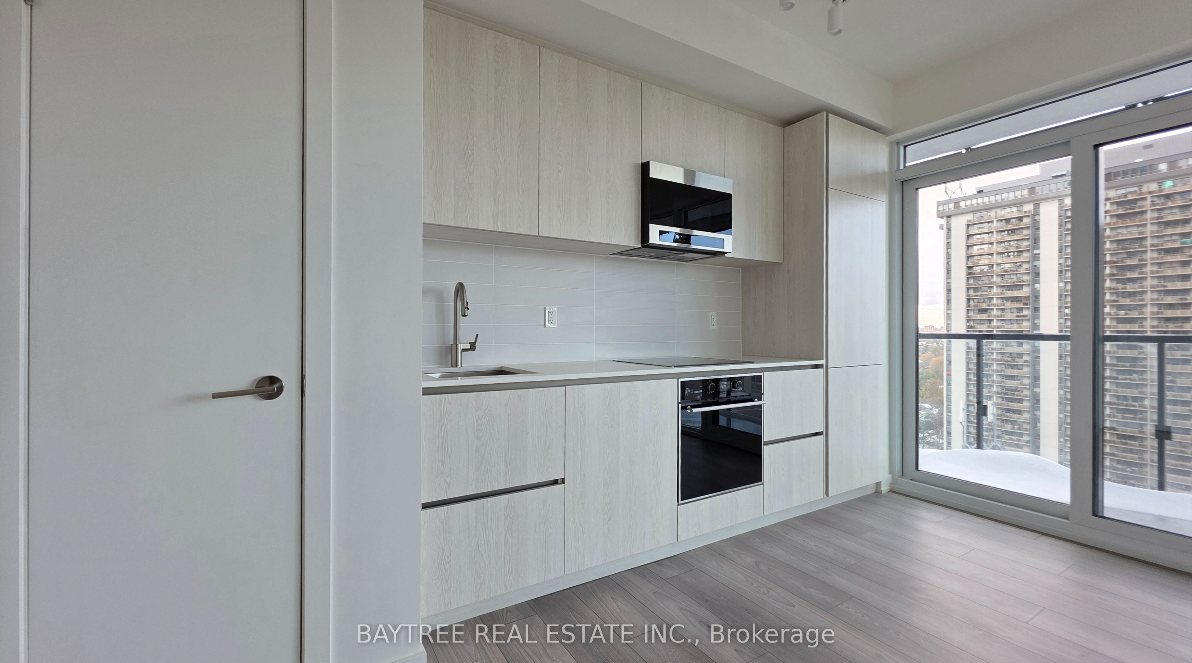 120 Broadway Avenue 1502 Property Photo 2