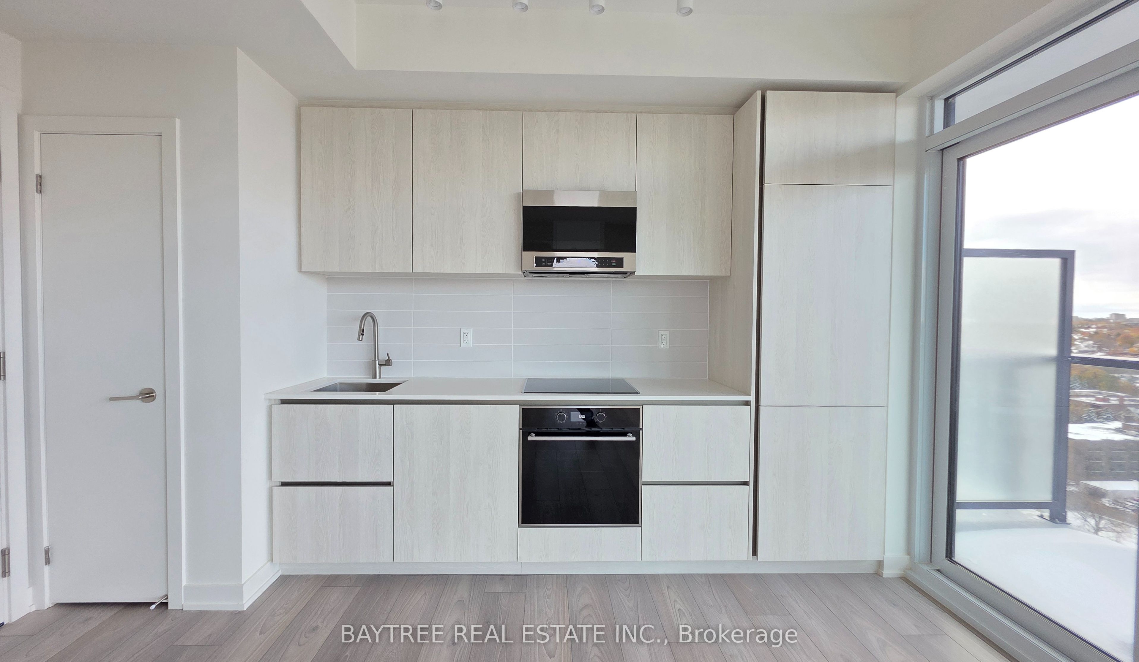120 Broadway Avenue 1502 Property Photo 3