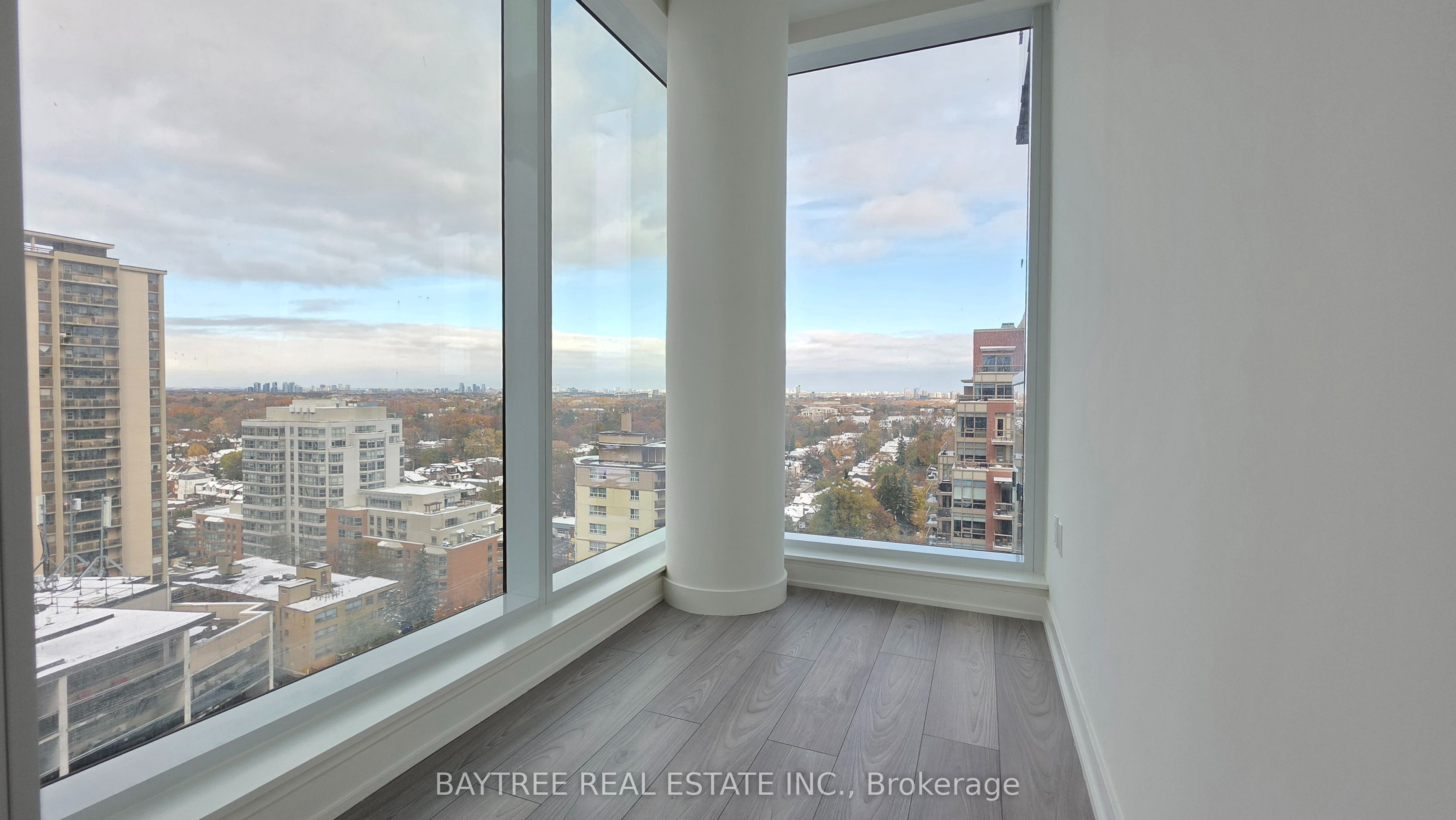 120 Broadway Avenue 1502 Property Photo 9